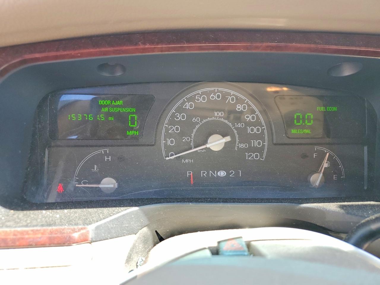 2004 Lincoln Town Car Beige vin: 1LNHM81W14Y659426