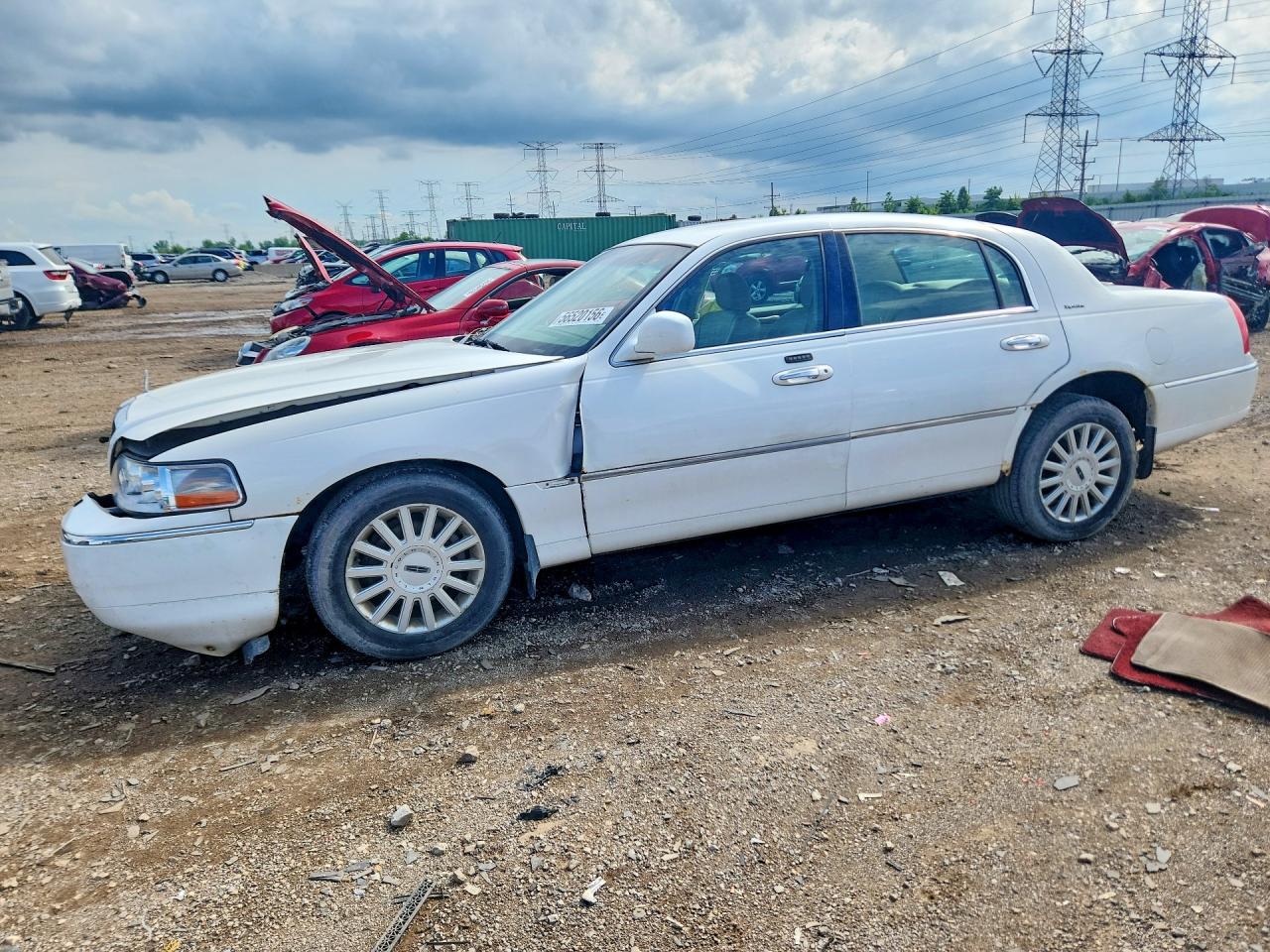 2005 Lincoln Town Car Signature White vin: 1LNHM81W15Y652445