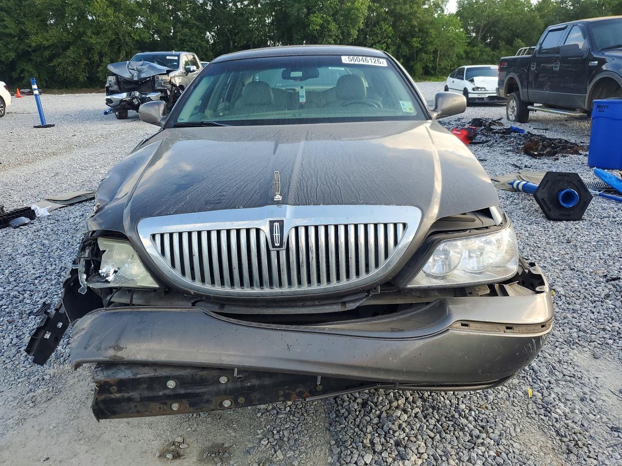 2004 Lincoln Town Car Signature Gray vin: 1LNHM81W24Y671200