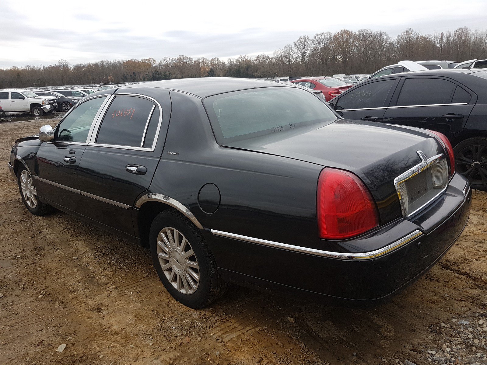 2004 Lincoln Town Car Executive Black vin: 1LNHM81W24Y682150