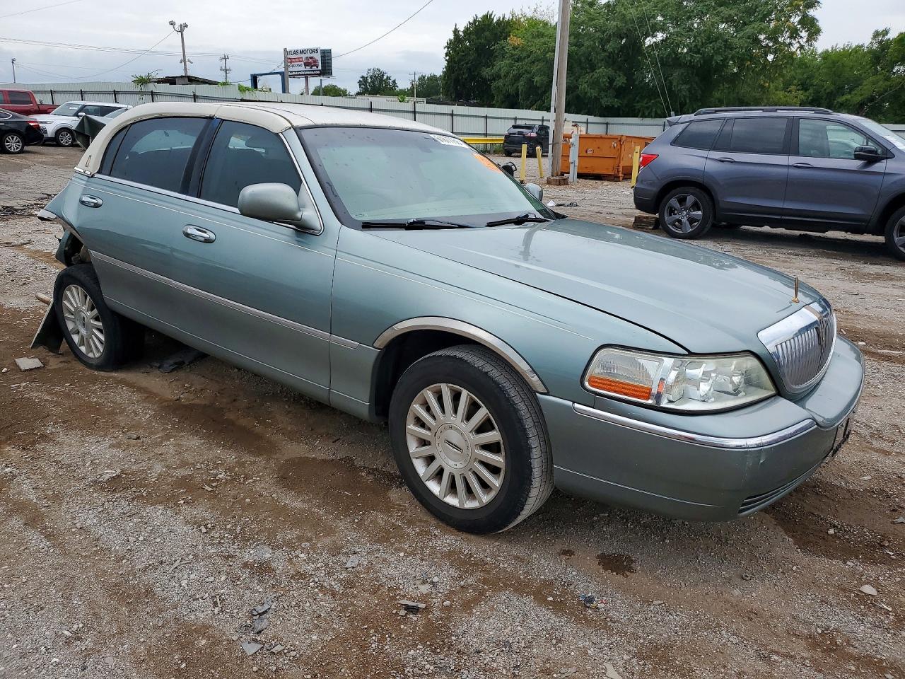 2004 Lincoln Town Car Executive Teal vin: 1LNHM81W24Y687798
