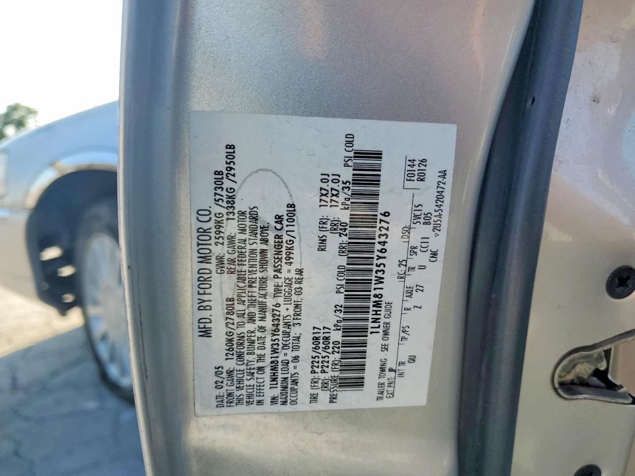 2005 Lincoln Town Car Signature Silver vin: 1LNHM81W35Y643276