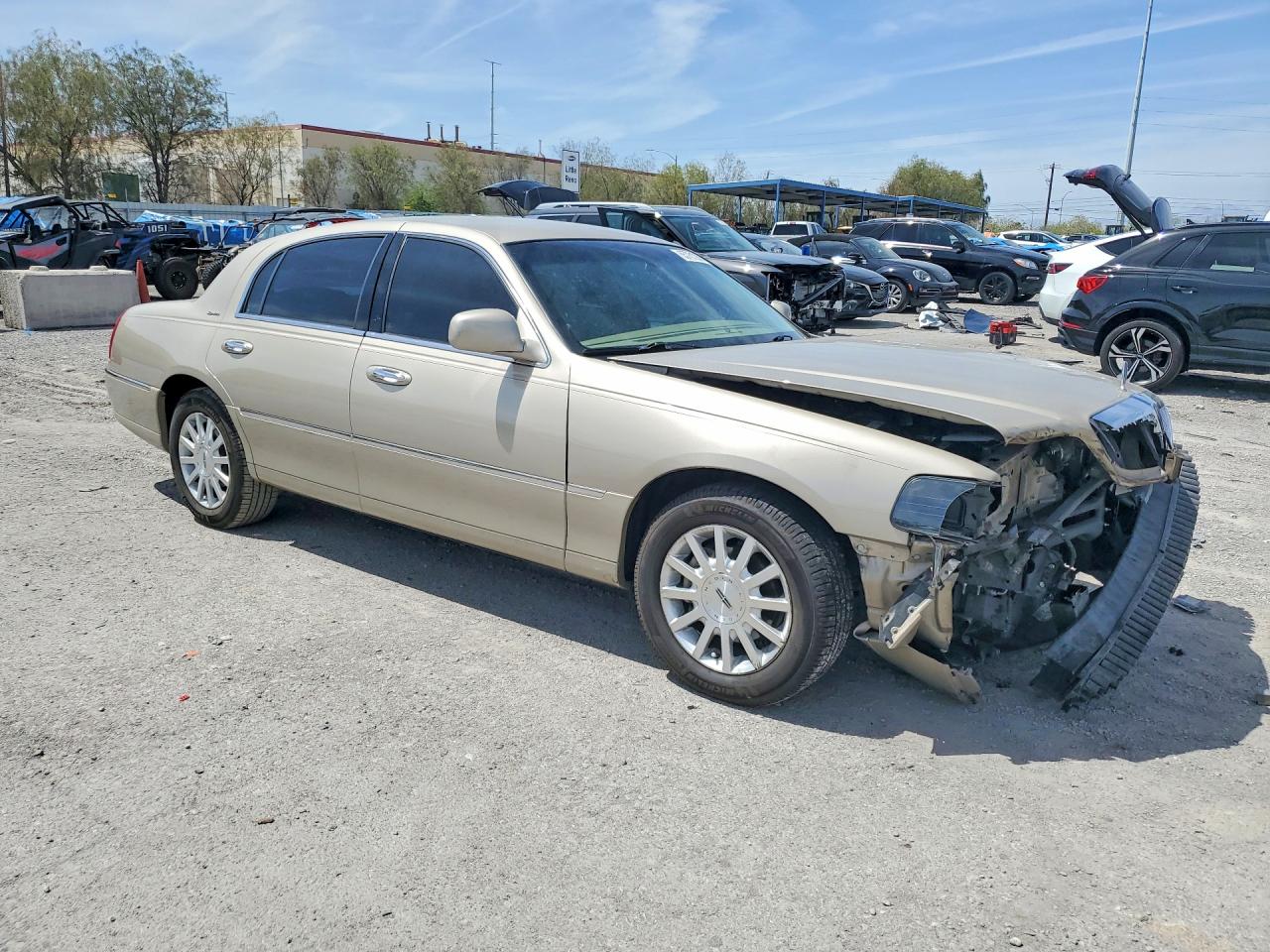 2006 Lincoln Town Car Signature Gold vin: 1LNHM81W36Y646809