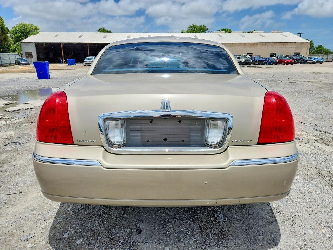 2007 Lincoln Town Car Signature Tan vin: 1LNHM81W37Y615139