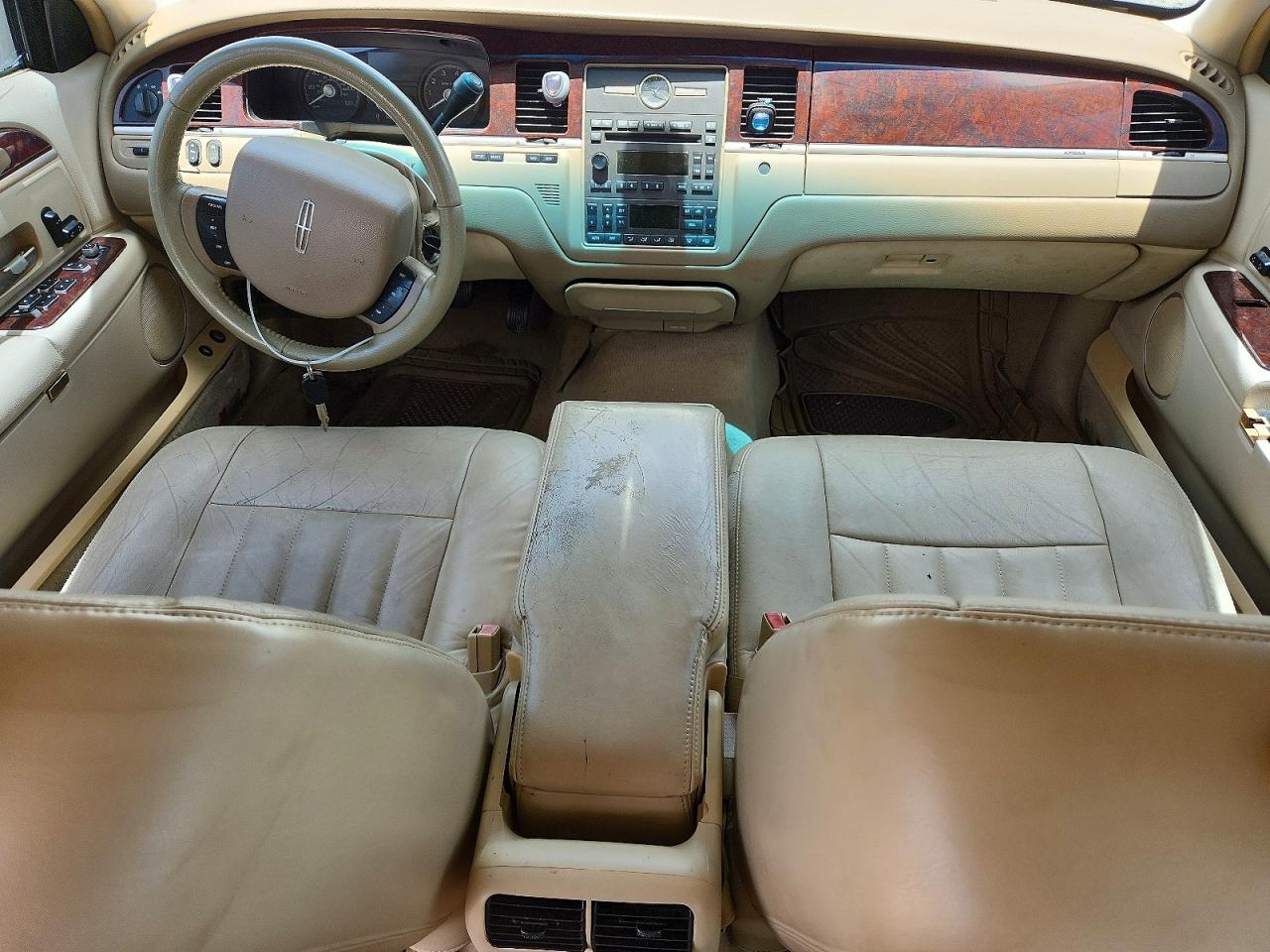 2007 Lincoln Town Car Signature Tan vin: 1LNHM81W37Y615139