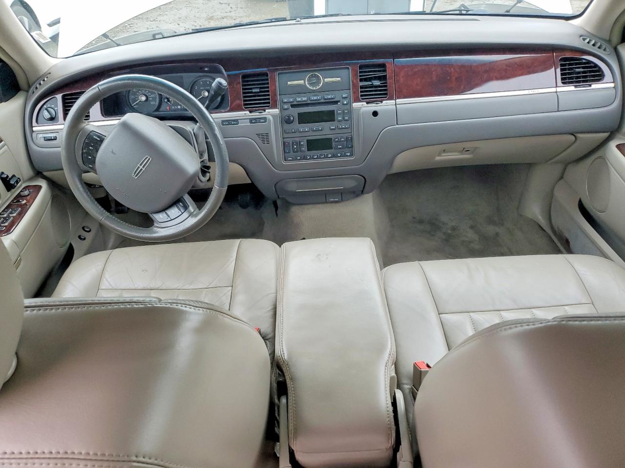 2007 Lincoln Town Car Signature Silver vin: 1LNHM81W47Y625744