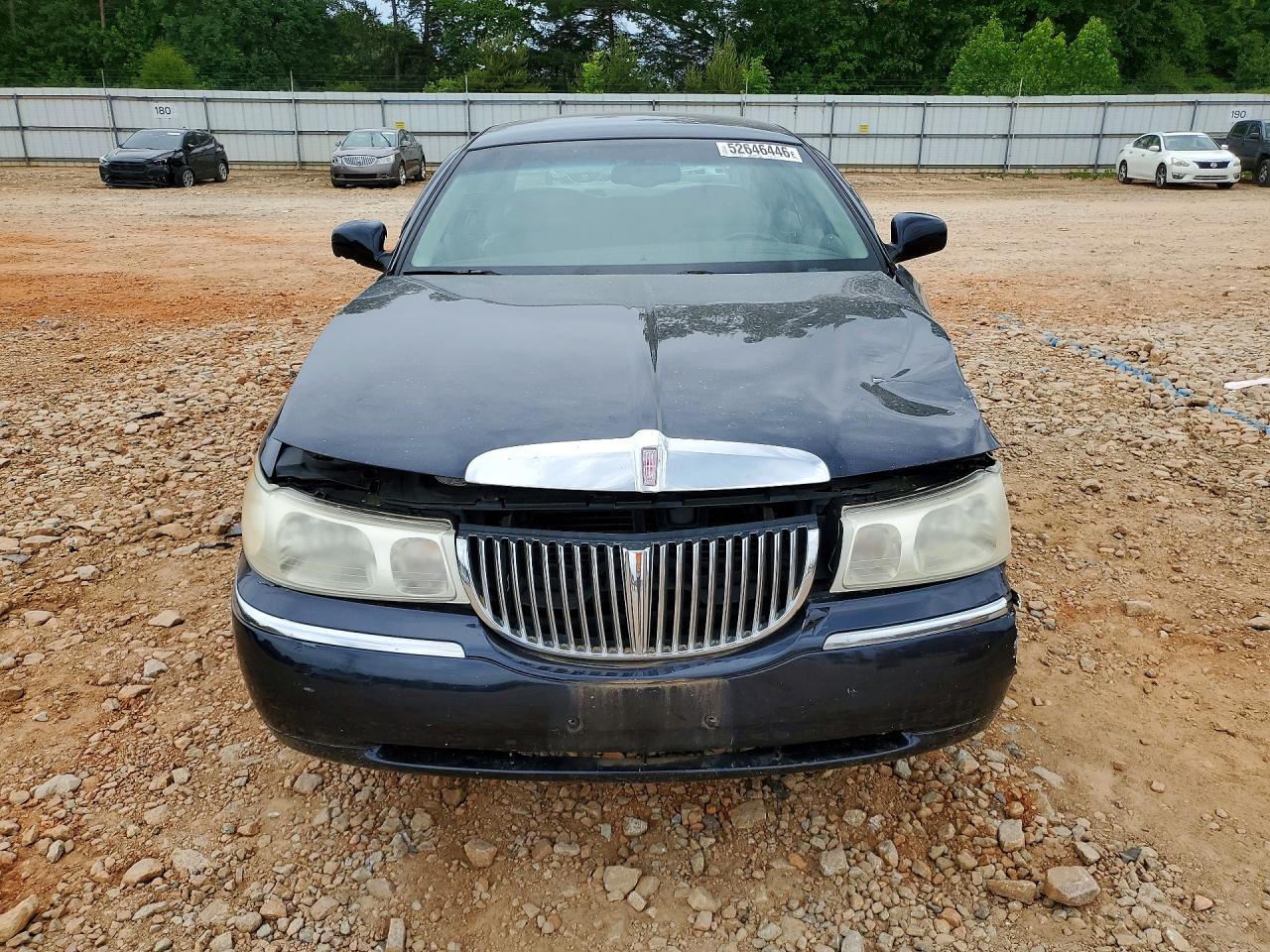 1999 Lincoln Town Car Executive Black vin: 1LNHM81W4XY665208