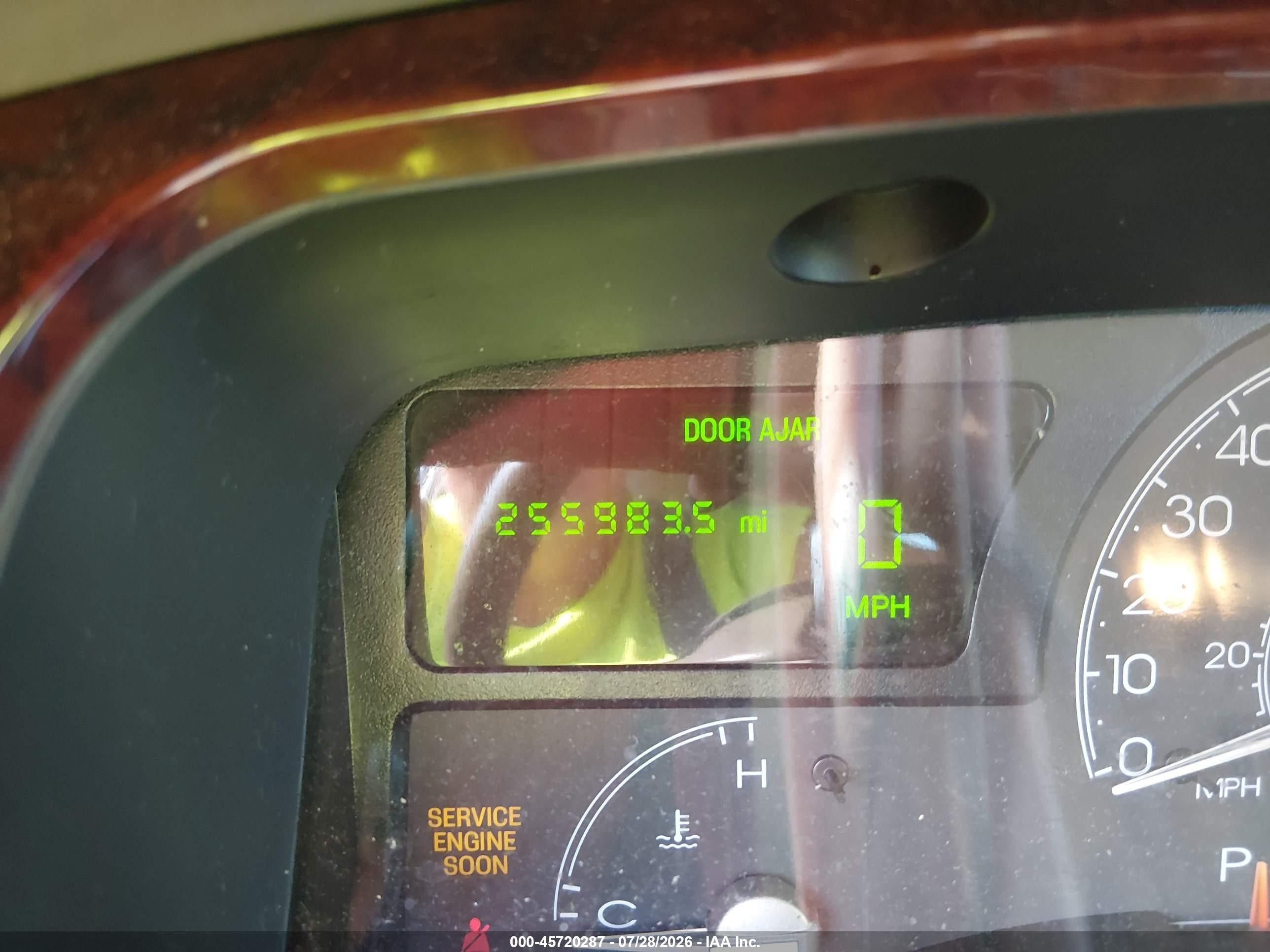 2004 Lincoln Town Car Signature Tan vin: 1LNHM81W54Y677671