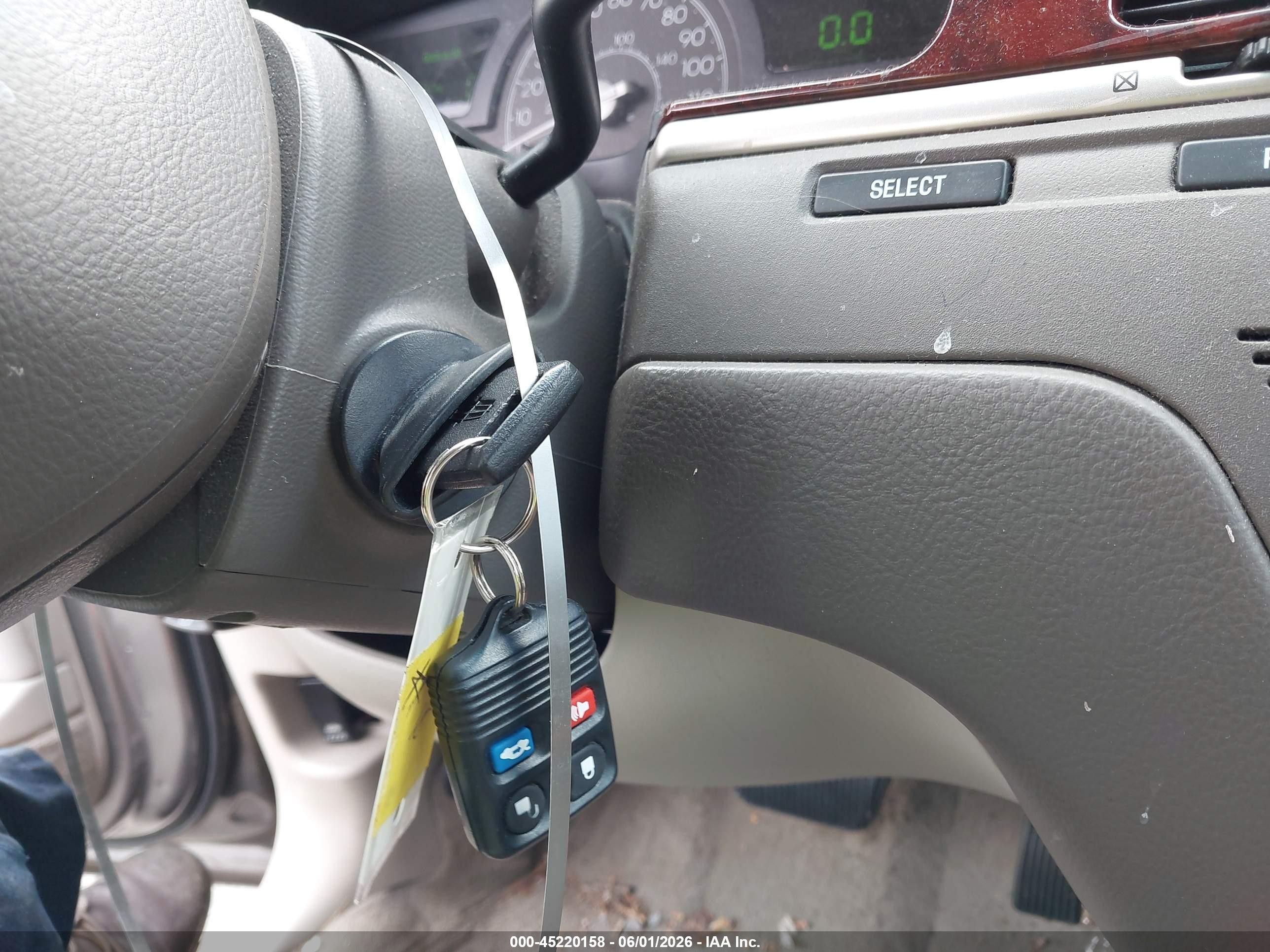 2003 Lincoln Town Car Executive Tan vin: 1LNHM81W63Y623133