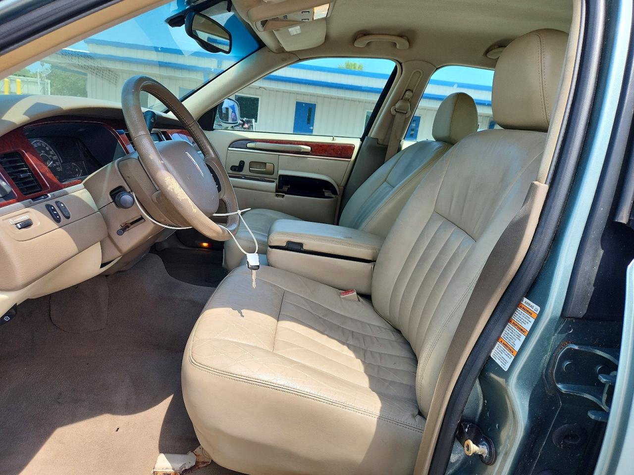 2005 Lincoln Town Car Signature Turquoise vin: 1LNHM81W65Y611468