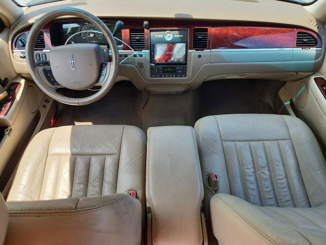 2005 Lincoln Town Car Signature Turquoise vin: 1LNHM81W65Y611468