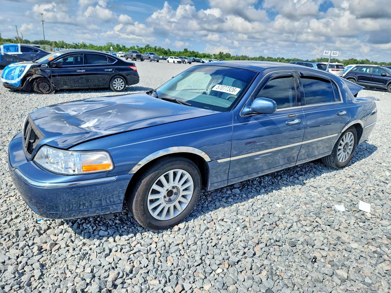 2005 Lincoln Town Car Signature Blue vin: 1LNHM81W65Y652991
