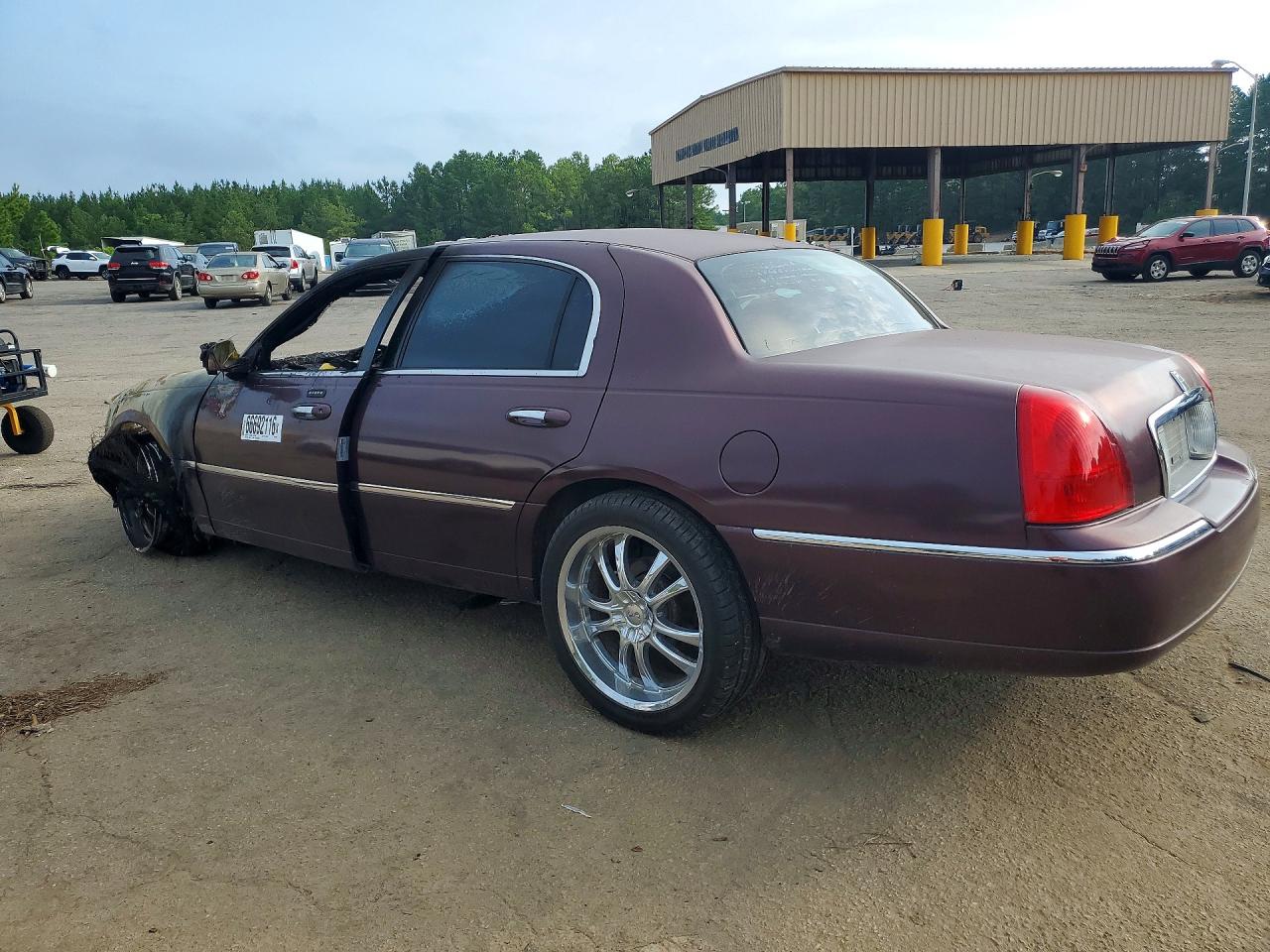 2006 Lincoln Town Car Signature Бордовый vin: 1LNHM81W66Y608698