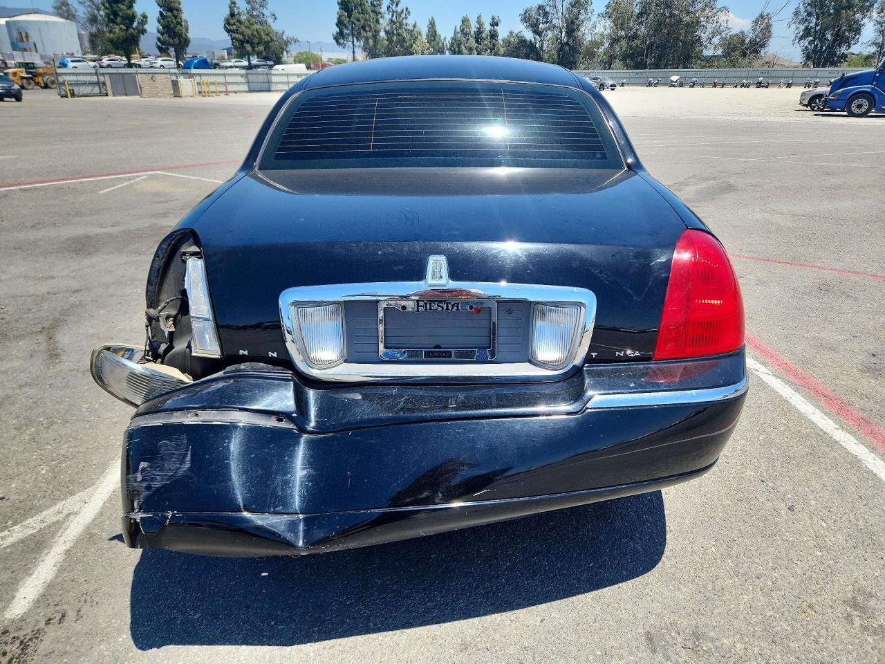 2006 Lincoln Town Car Signature Black vin: 1LNHM81W66Y650160
