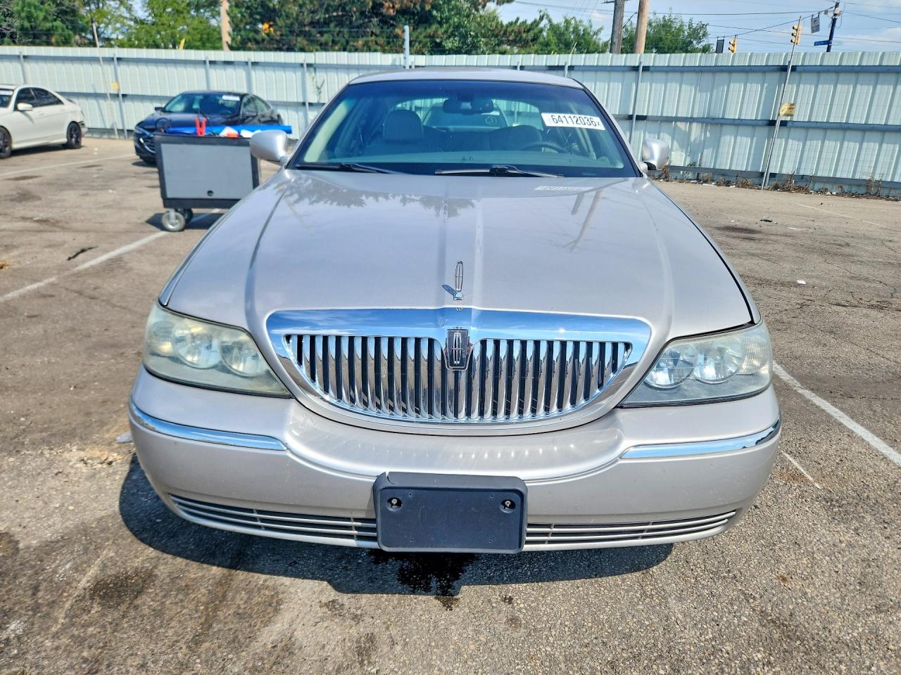 2007 Lincoln Town Car Signature Silver vin: 1LNHM81W67Y601087