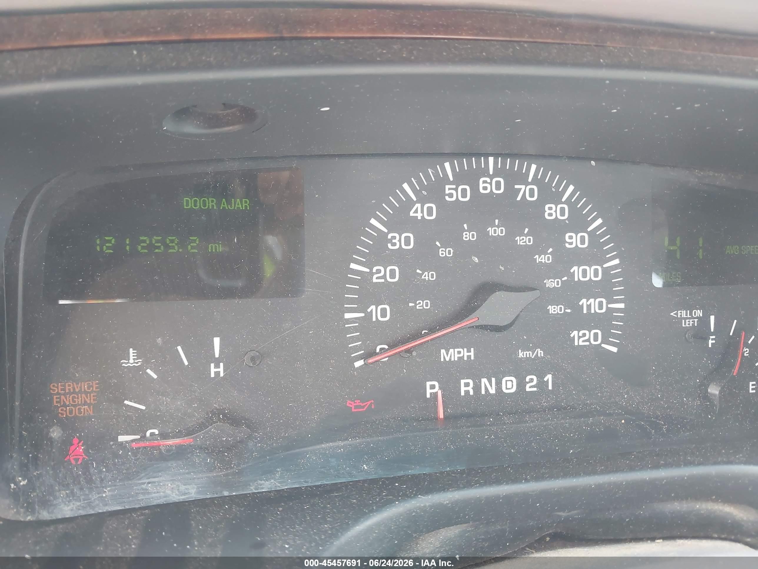 2000 Lincoln Town Car Executive Gray vin: 1LNHM81W6YY936965