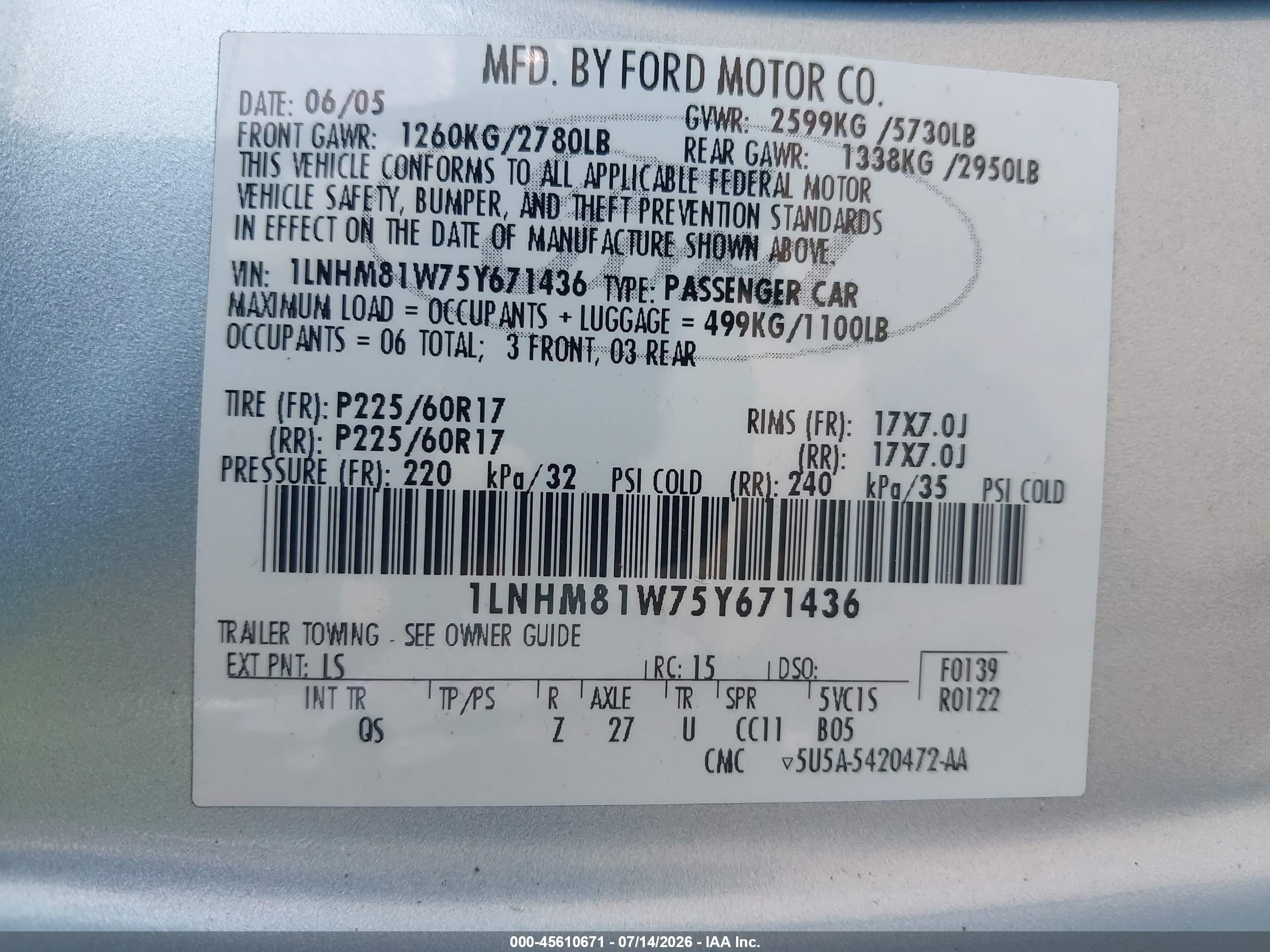 2005 Lincoln Town Car Signature Light Blue vin: 1LNHM81W75Y671436