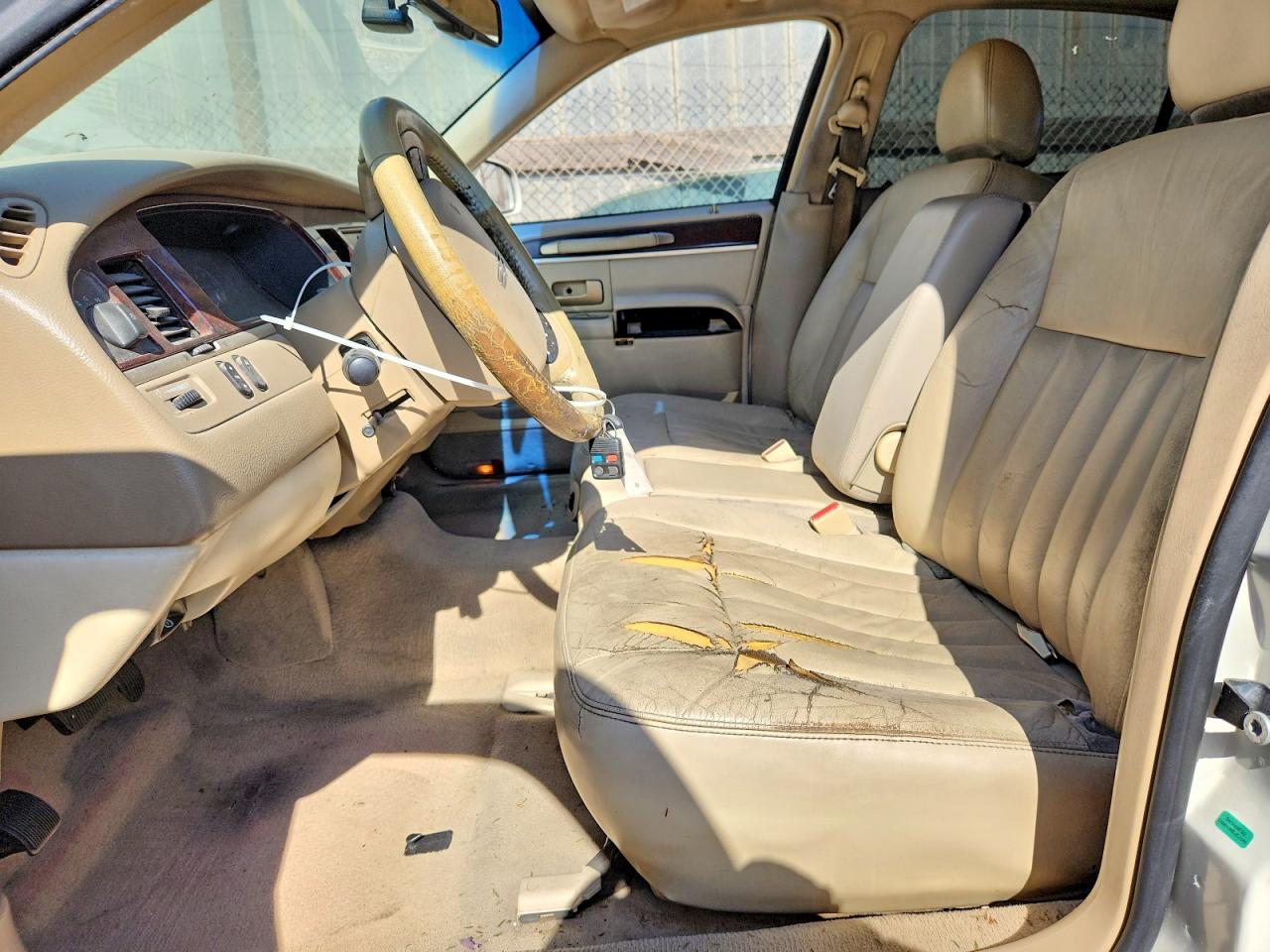 2006 Lincoln Town Car Signature Beige vin: 1LNHM81W76Y634503