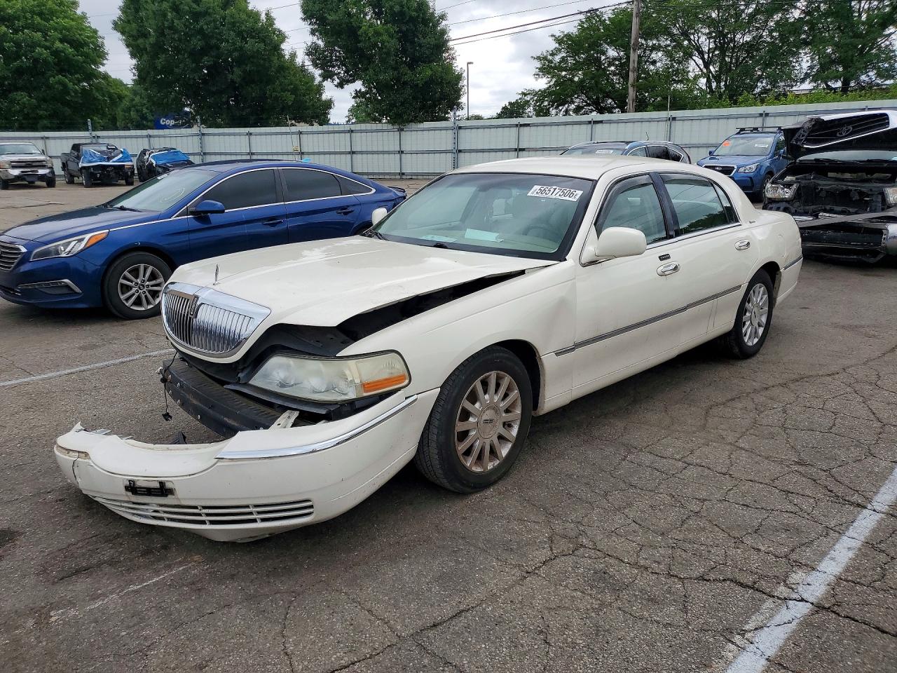2007 Lincoln Town Car Signature White vin: 1LNHM81W77Y623759