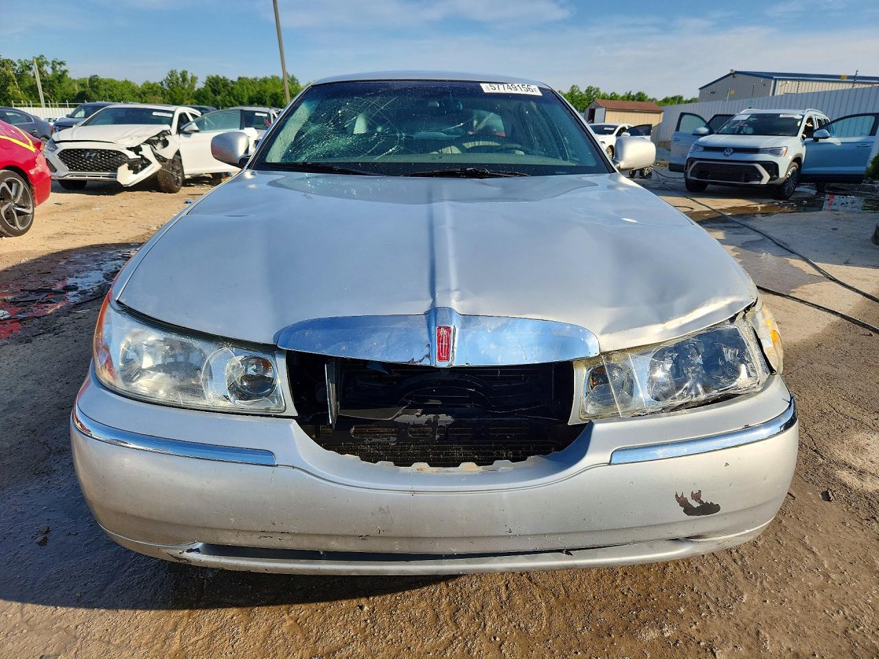 2002 Lincoln Town Car Executive Серебряный vin: 1LNHM81W82Y661350