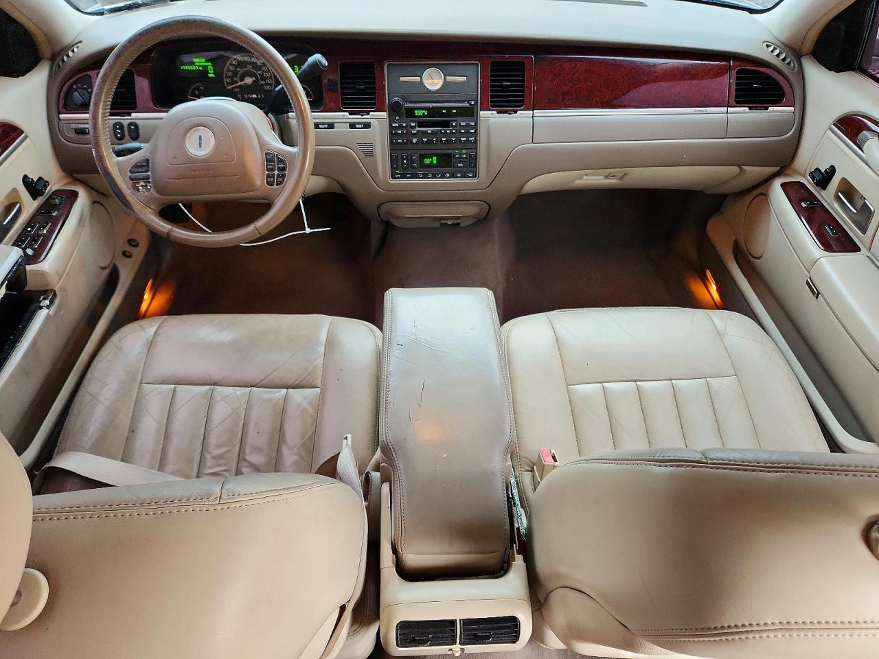 2003 Lincoln Town Car Executive Желто-коричневый vin: 1LNHM81W83Y610058