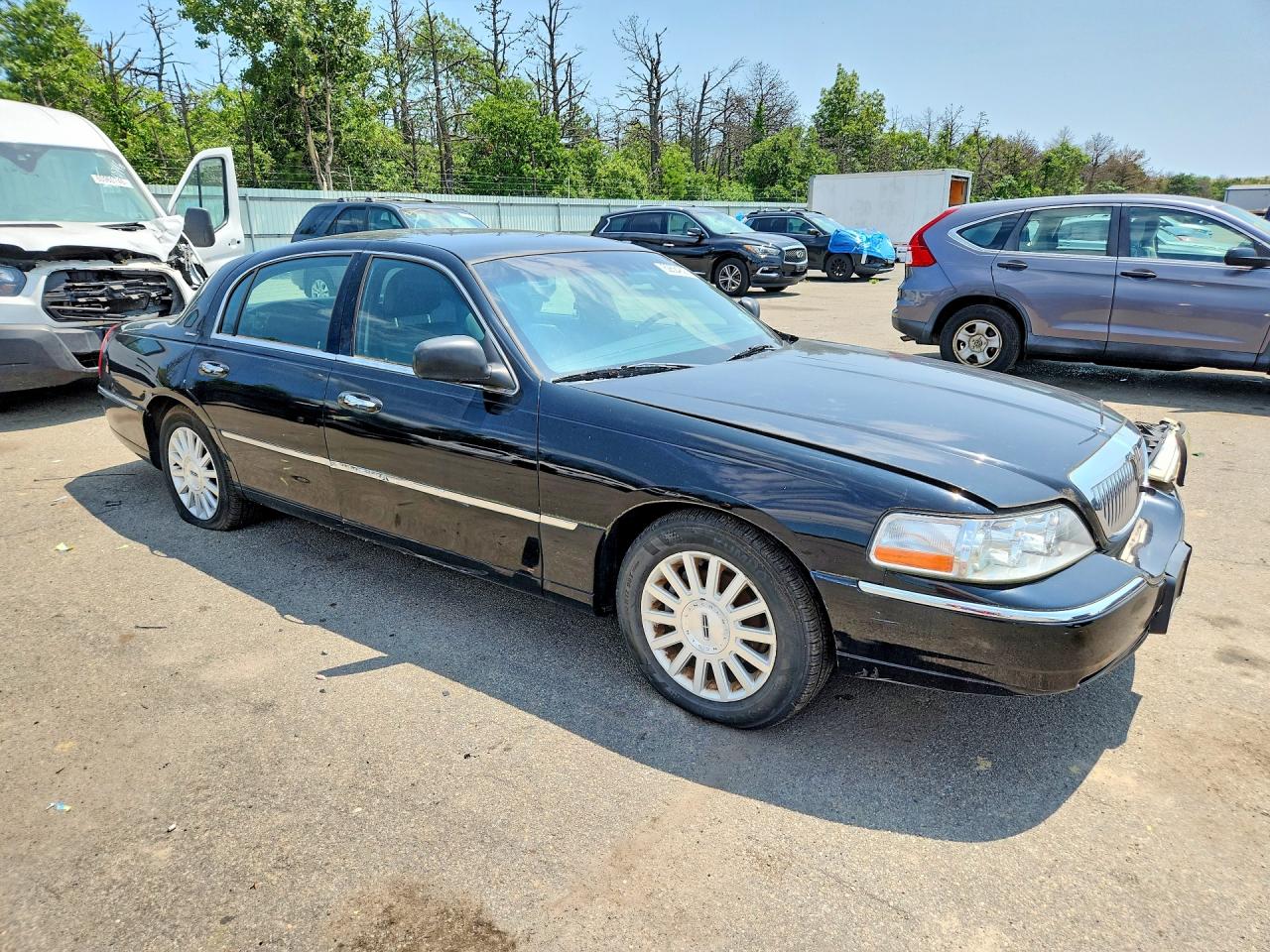 2004 Lincoln Town Car Executive Black vin: 1LNHM81W84Y604102