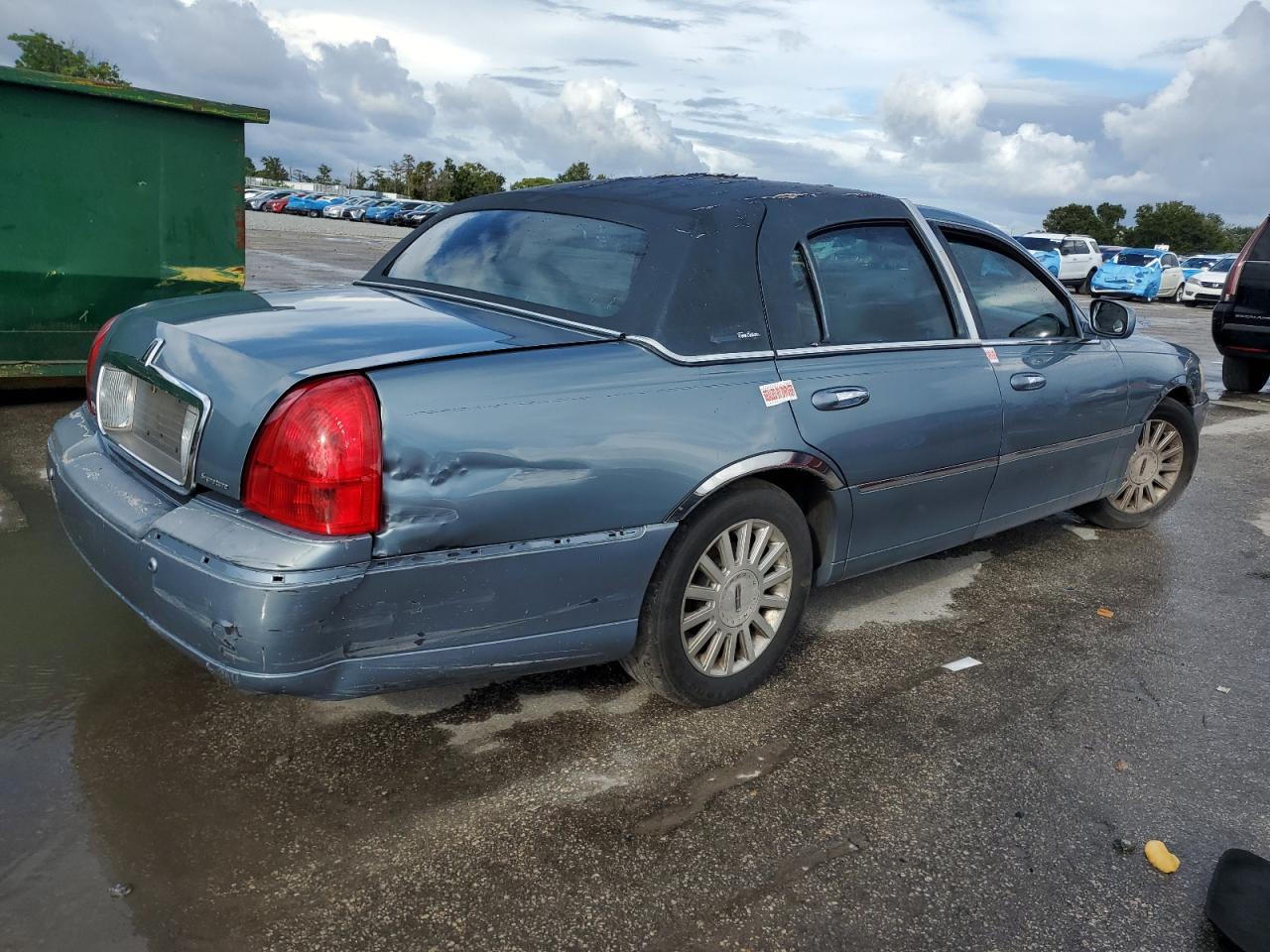 2004 Lincoln Town Car Executive Gray vin: 1LNHM81W84Y669323