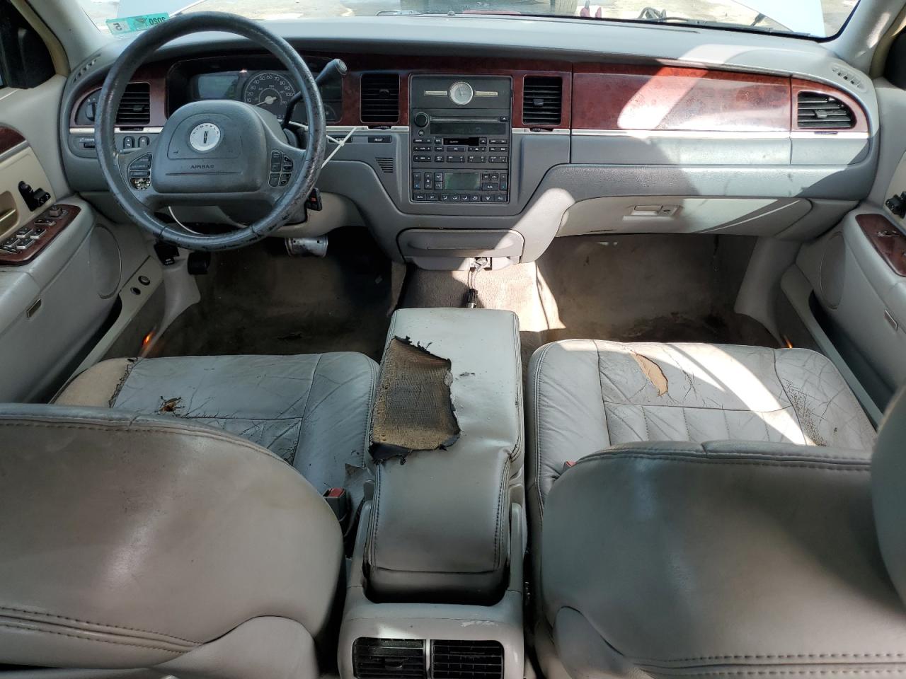 2004 Lincoln Town Car Executive Gray vin: 1LNHM81W84Y669323