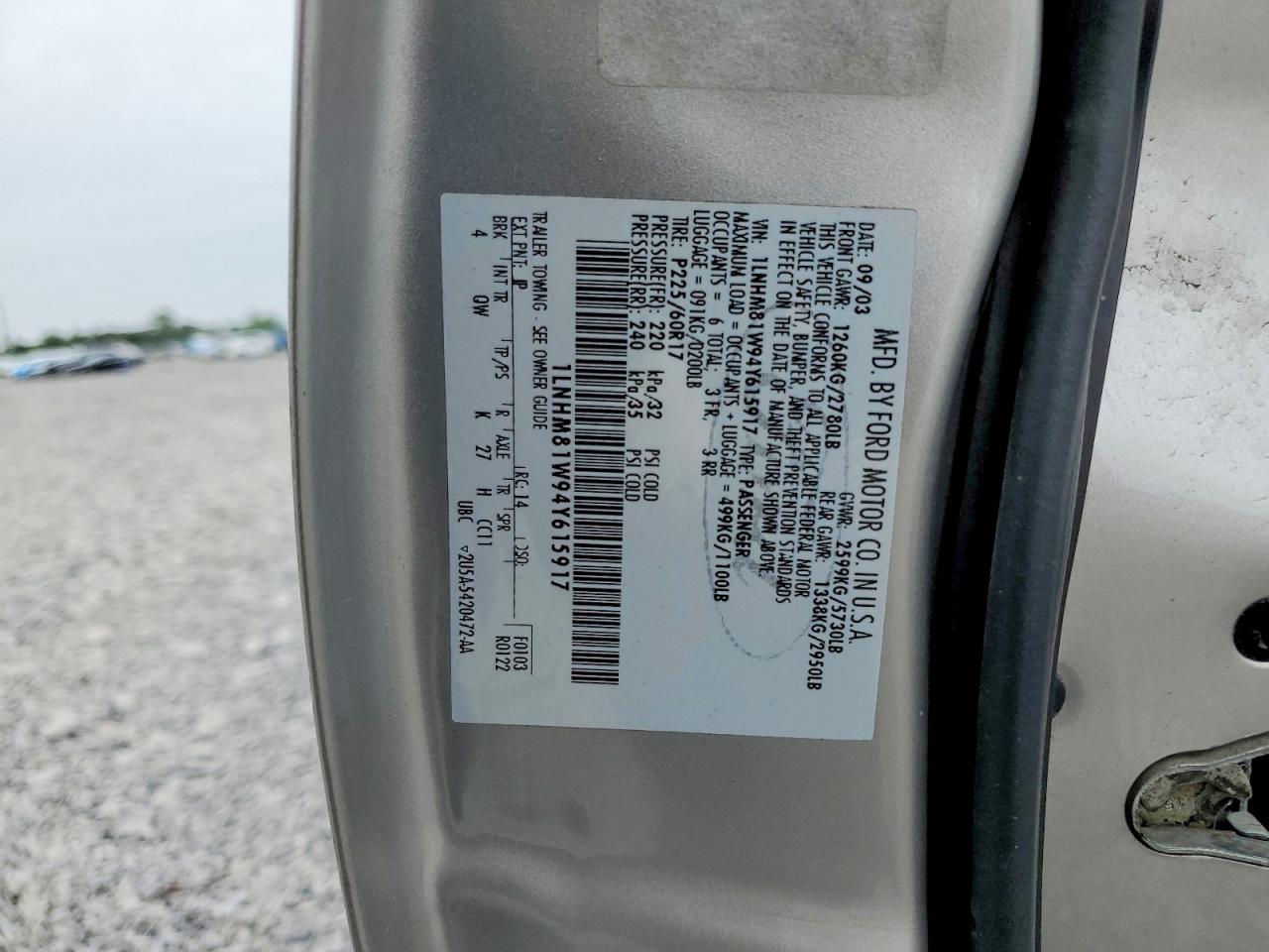 2004 Lincoln Town Car Executive Silver vin: 1LNHM81W94Y615917