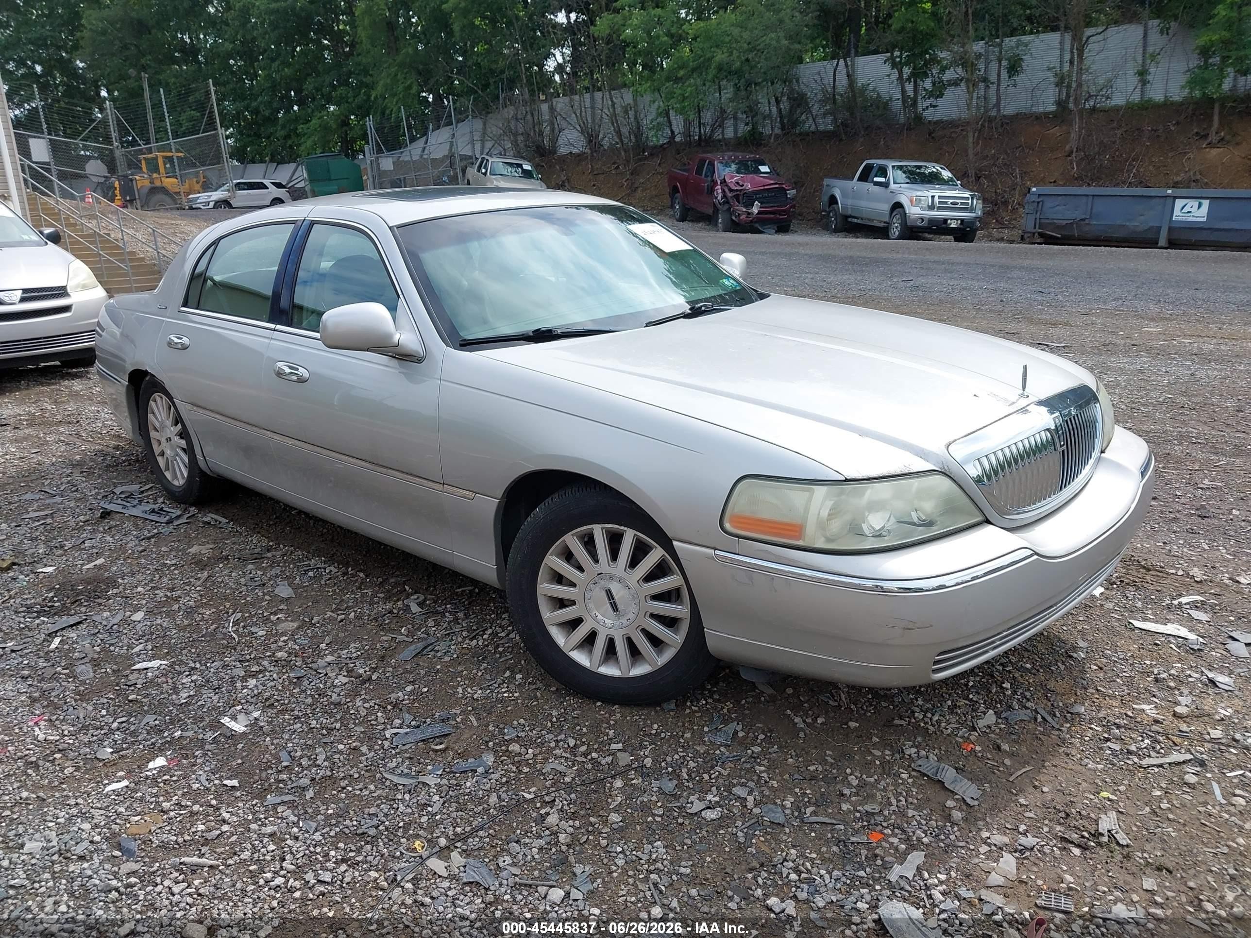 1LNHM81W94Y650831
