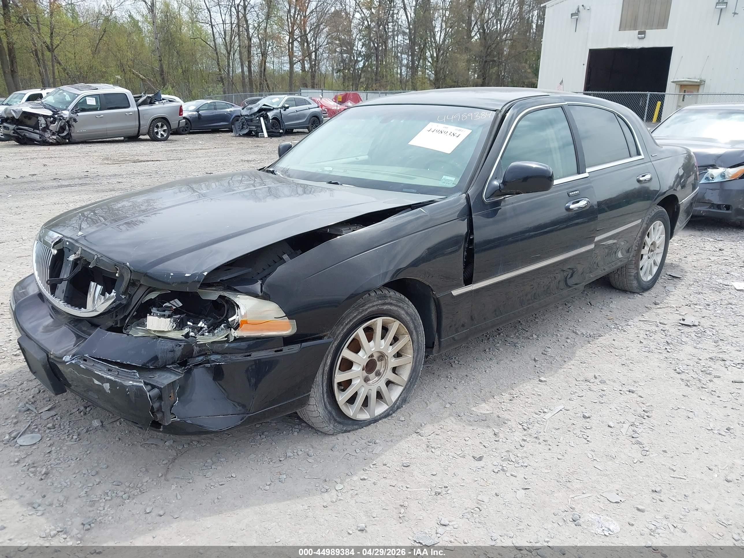 2007 Lincoln Town Car Signature Black vin: 1LNHM81W97Y638666