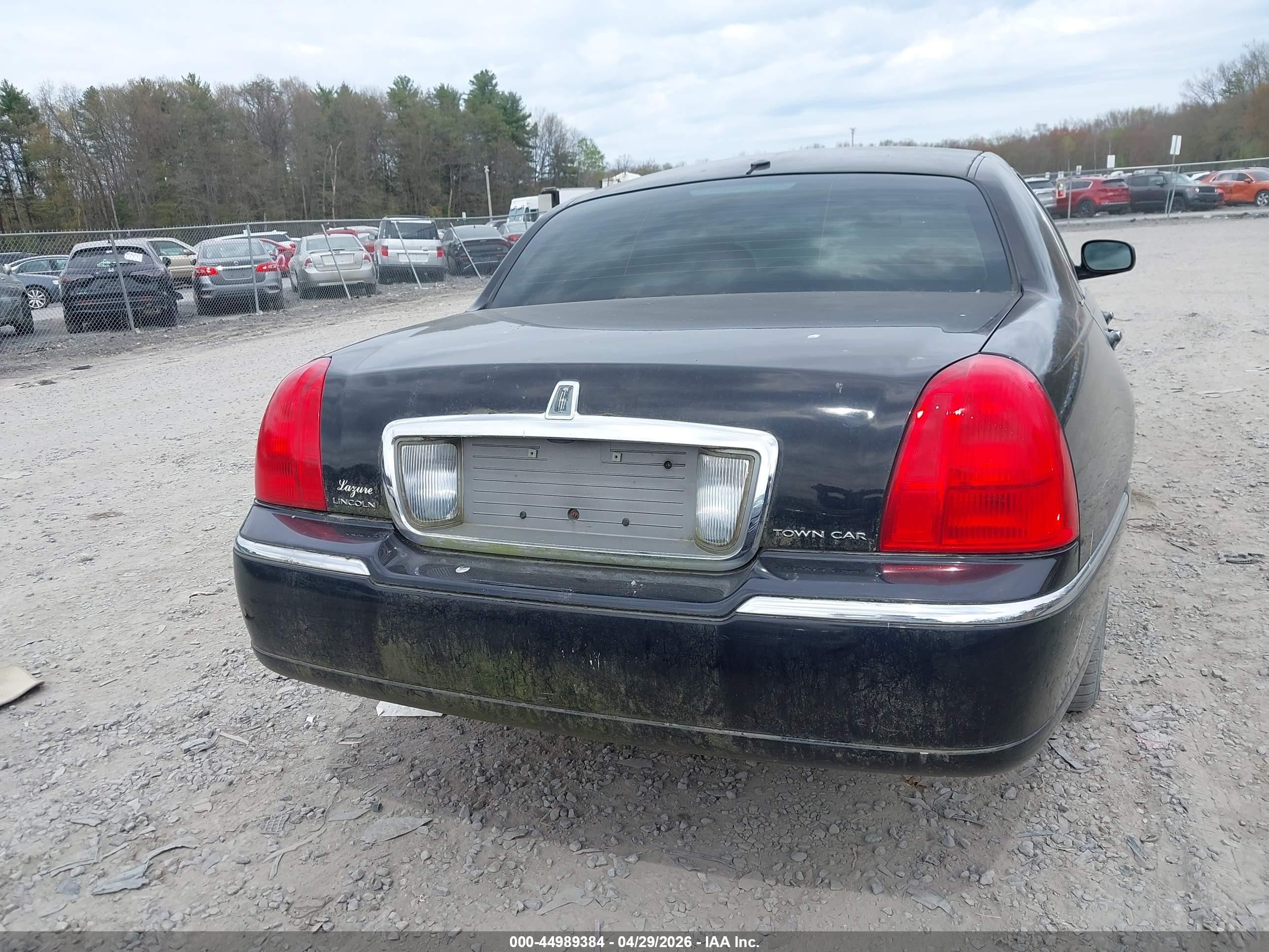 2007 Lincoln Town Car Signature Black vin: 1LNHM81W97Y638666