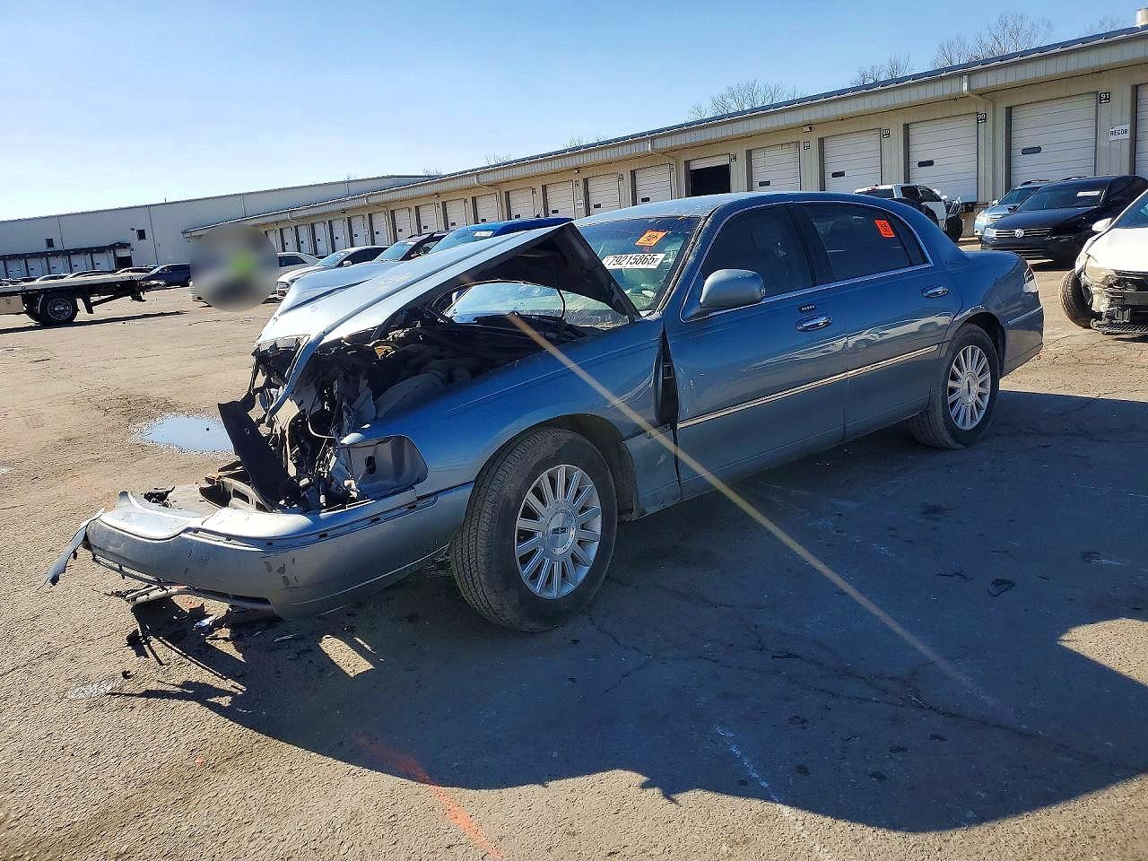 1995 Lincoln Town Car Blue vin: 1LNHM81WX3Y646396