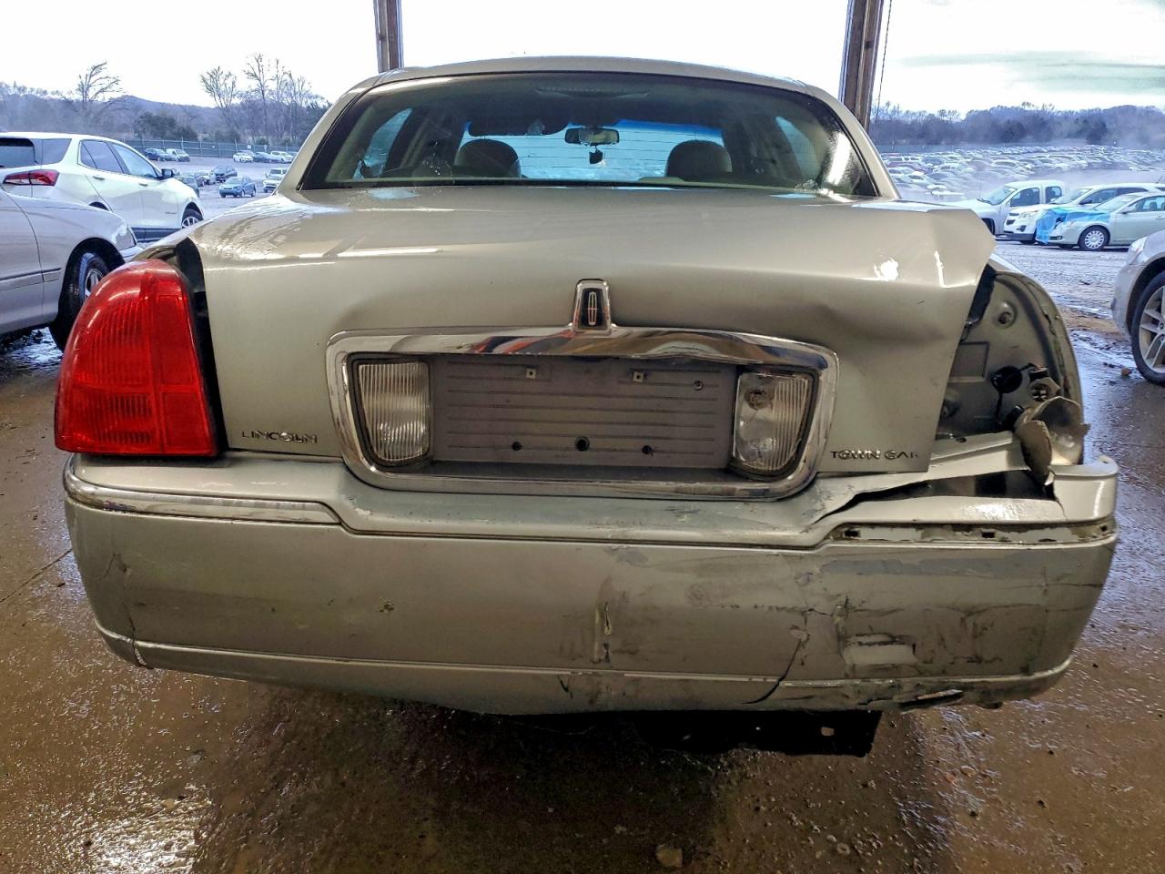 2007 Lincoln Town Car Signature Limited Silver vin: 1LNHM82V17Y619194