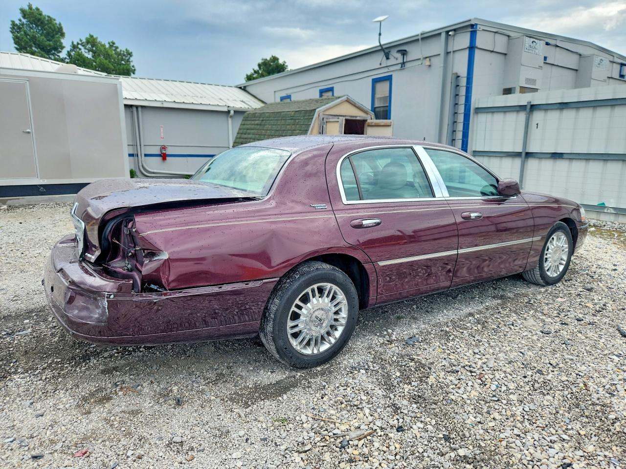 2006 Lincoln Town Car Signature Limited Burgundy vin: 1LNHM82V26Y645804