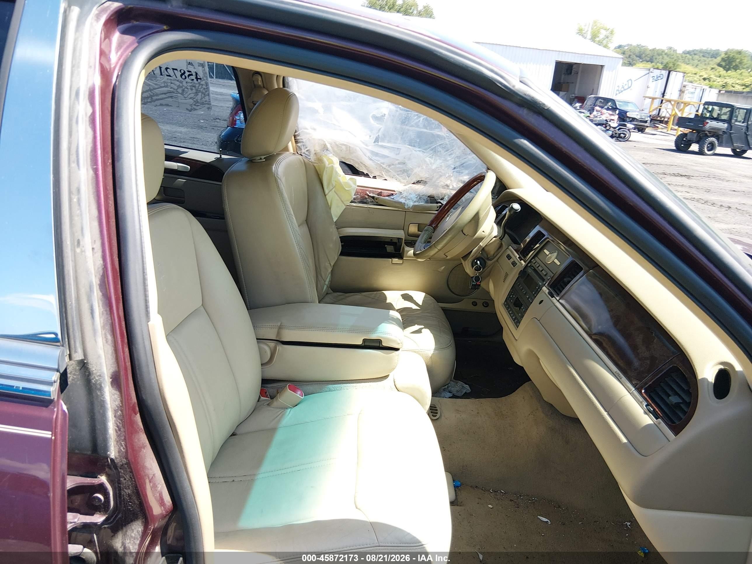 2007 Lincoln Town Car Signature Limited Maroon vin: 1LNHM82V27Y601934