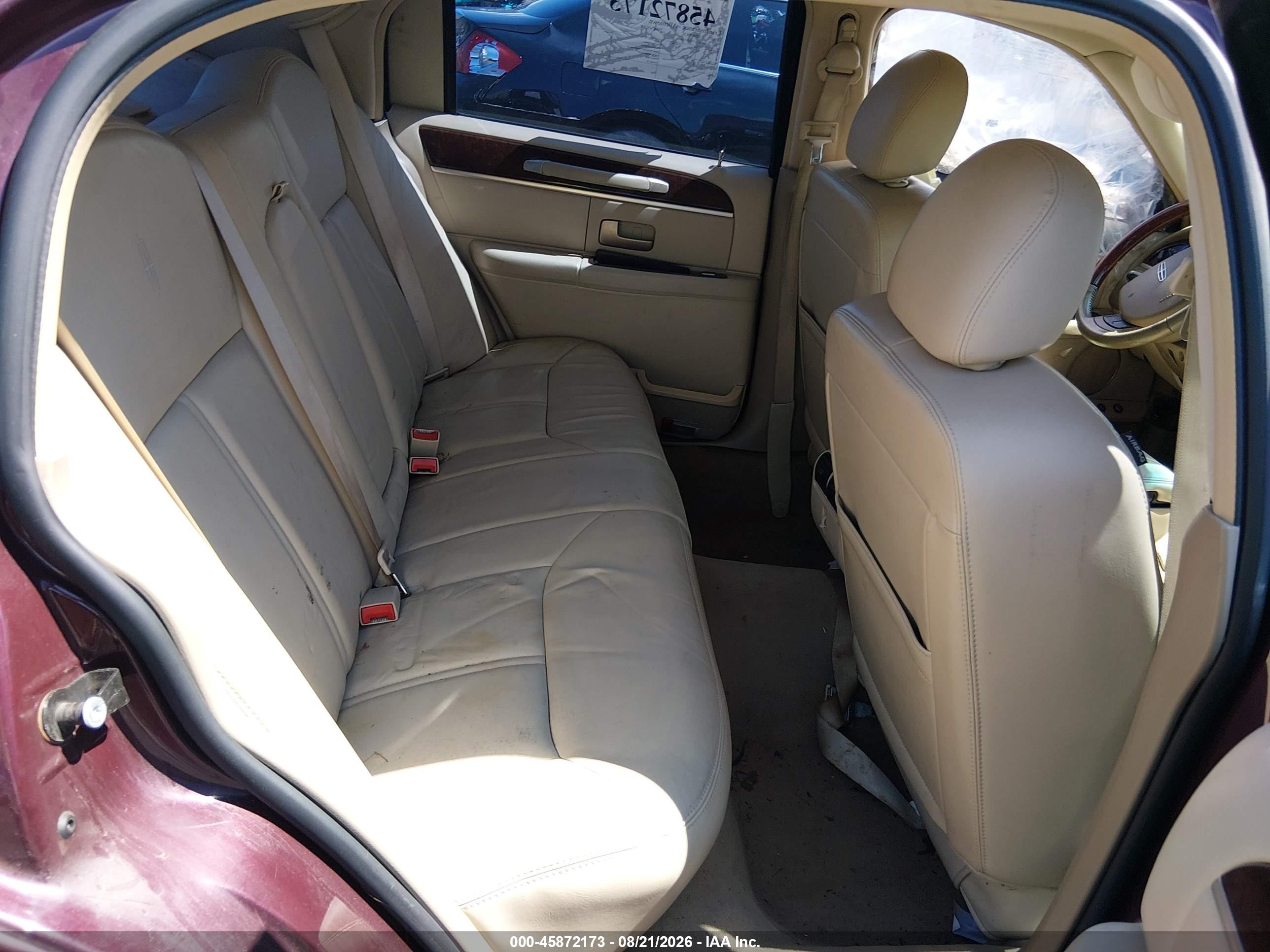 2007 Lincoln Town Car Signature Limited Maroon vin: 1LNHM82V27Y601934