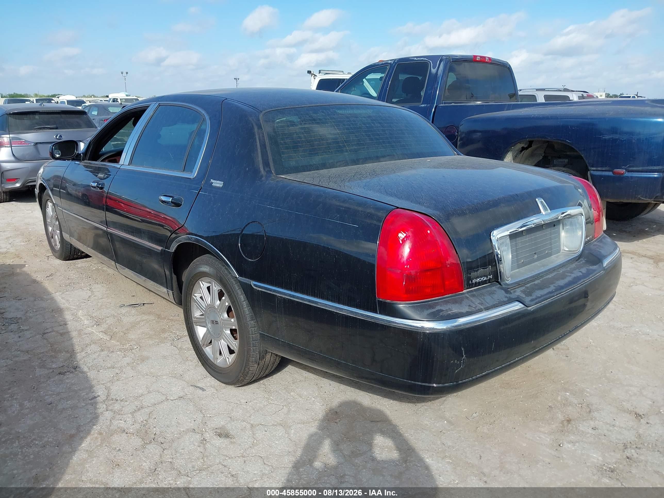 2006 Lincoln Town Car Signature Limited Black vin: 1LNHM82V46Y635811