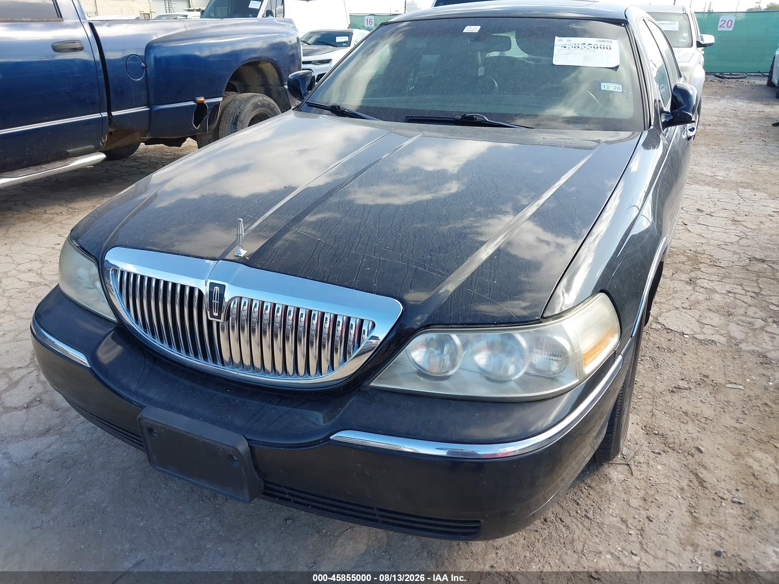 2006 Lincoln Town Car Signature Limited Black vin: 1LNHM82V46Y635811