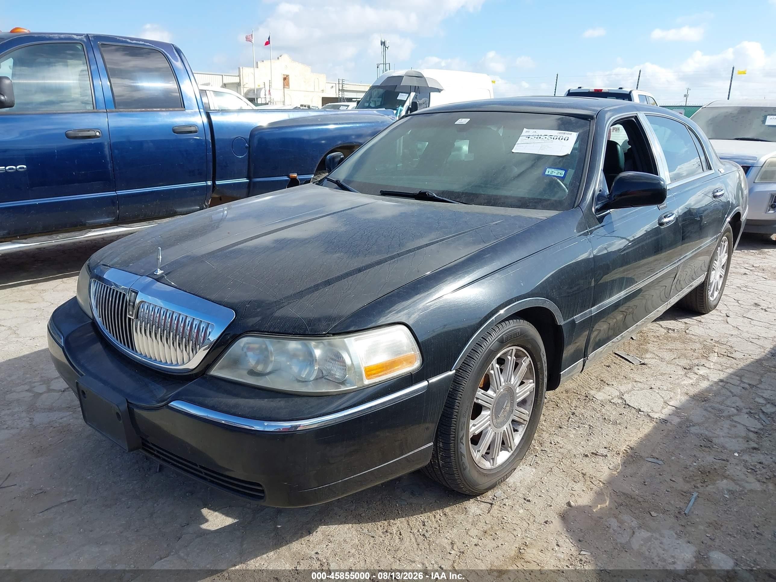 2006 Lincoln Town Car Signature Limited Black vin: 1LNHM82V46Y635811