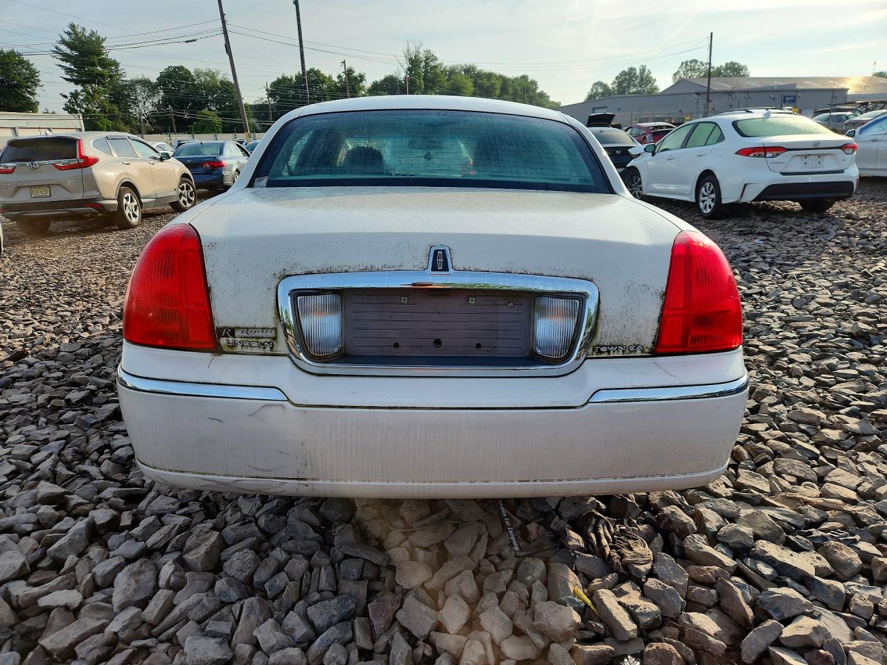 2007 Lincoln Town Car Signature Limited White vin: 1LNHM82V47Y600400
