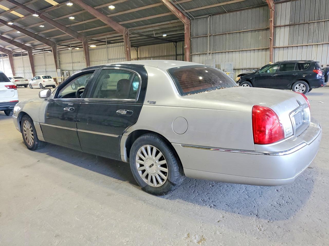 2007 Lincoln Town Car Signature Limited Silver vin: 1LNHM82V47Y620159