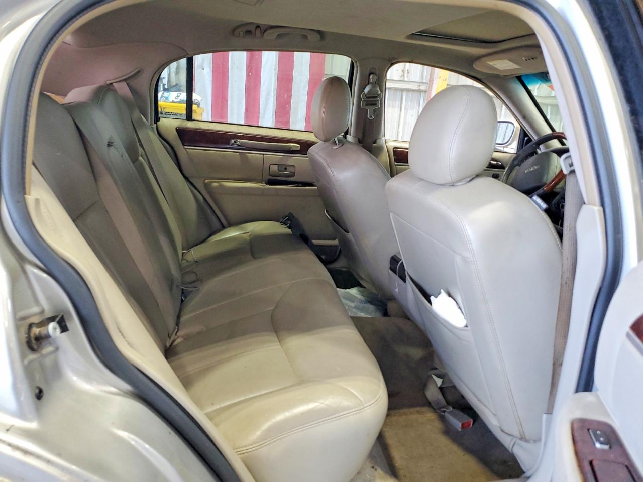 2007 Lincoln Town Car Signature Limited Silver vin: 1LNHM82V47Y620159