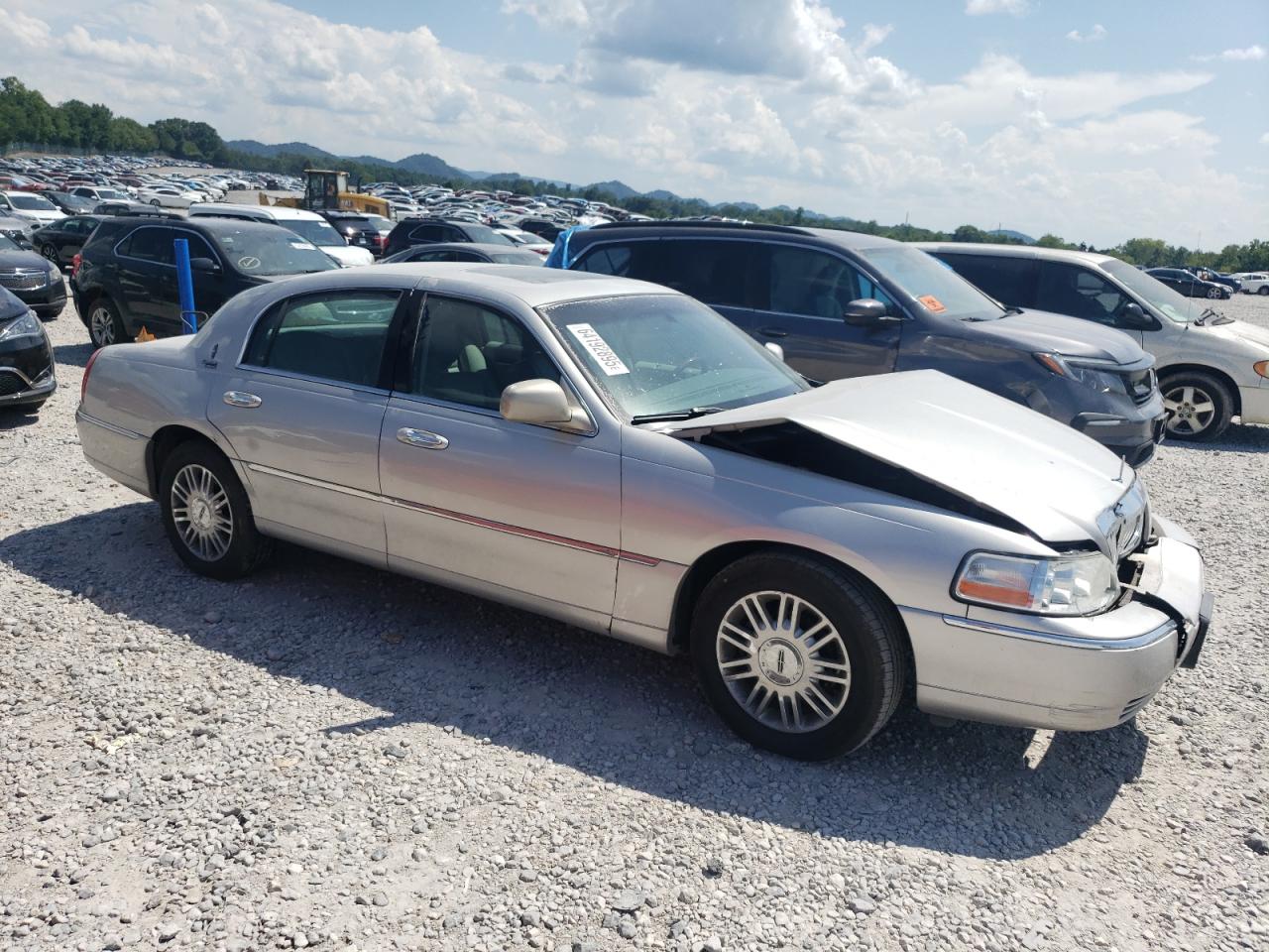 2007 Lincoln Town Car Signature Limited Silver vin: 1LNHM82V67Y626240