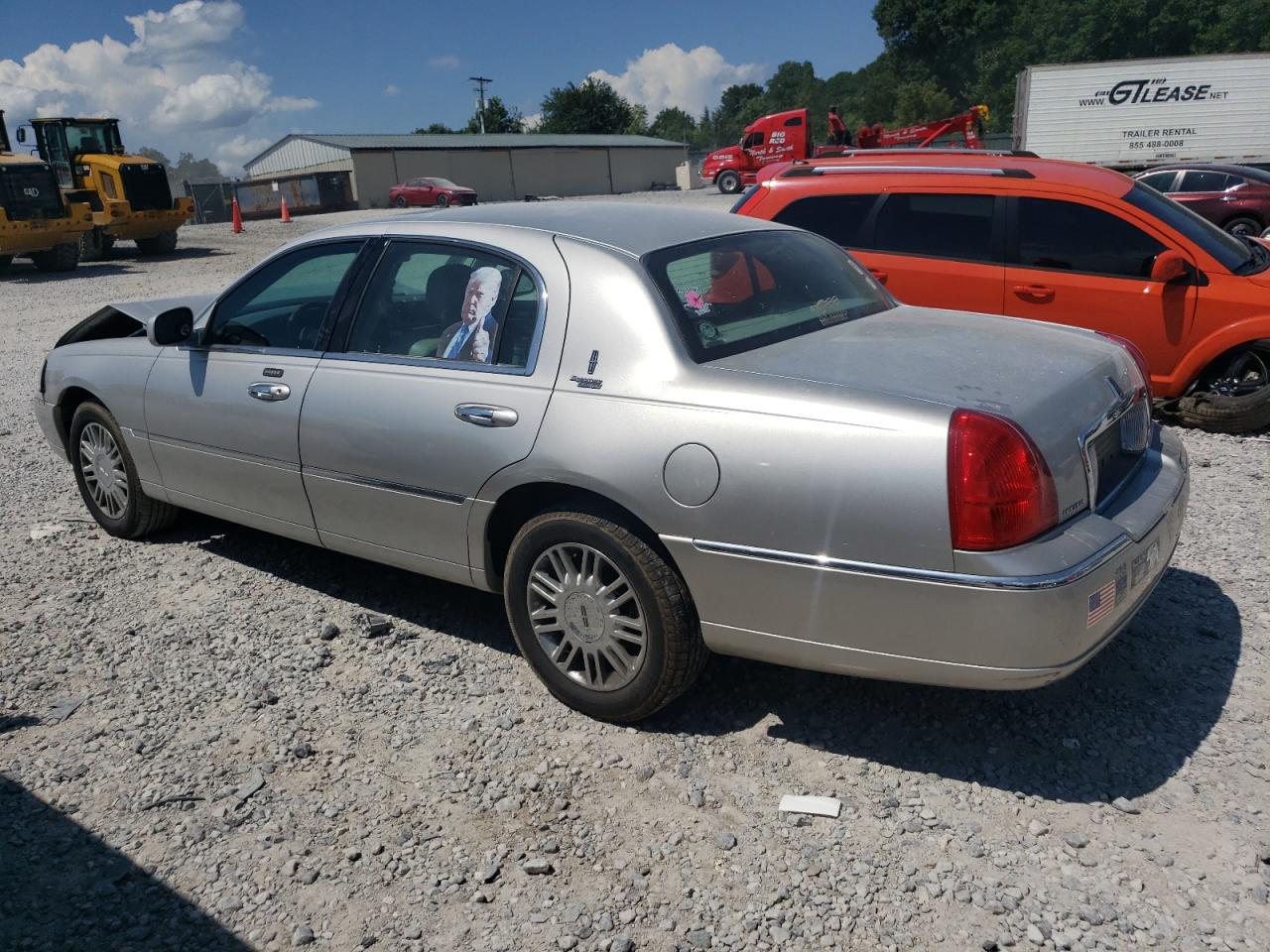 2007 Lincoln Town Car Signature Limited Silver vin: 1LNHM82V67Y626240