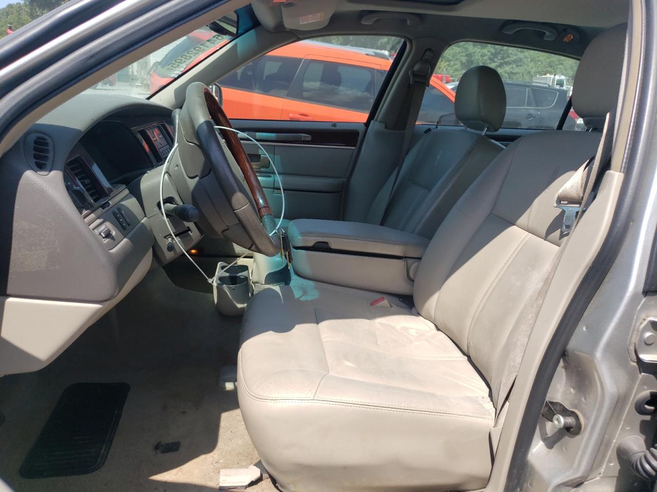 2007 Lincoln Town Car Signature Limited Silver vin: 1LNHM82V67Y626240