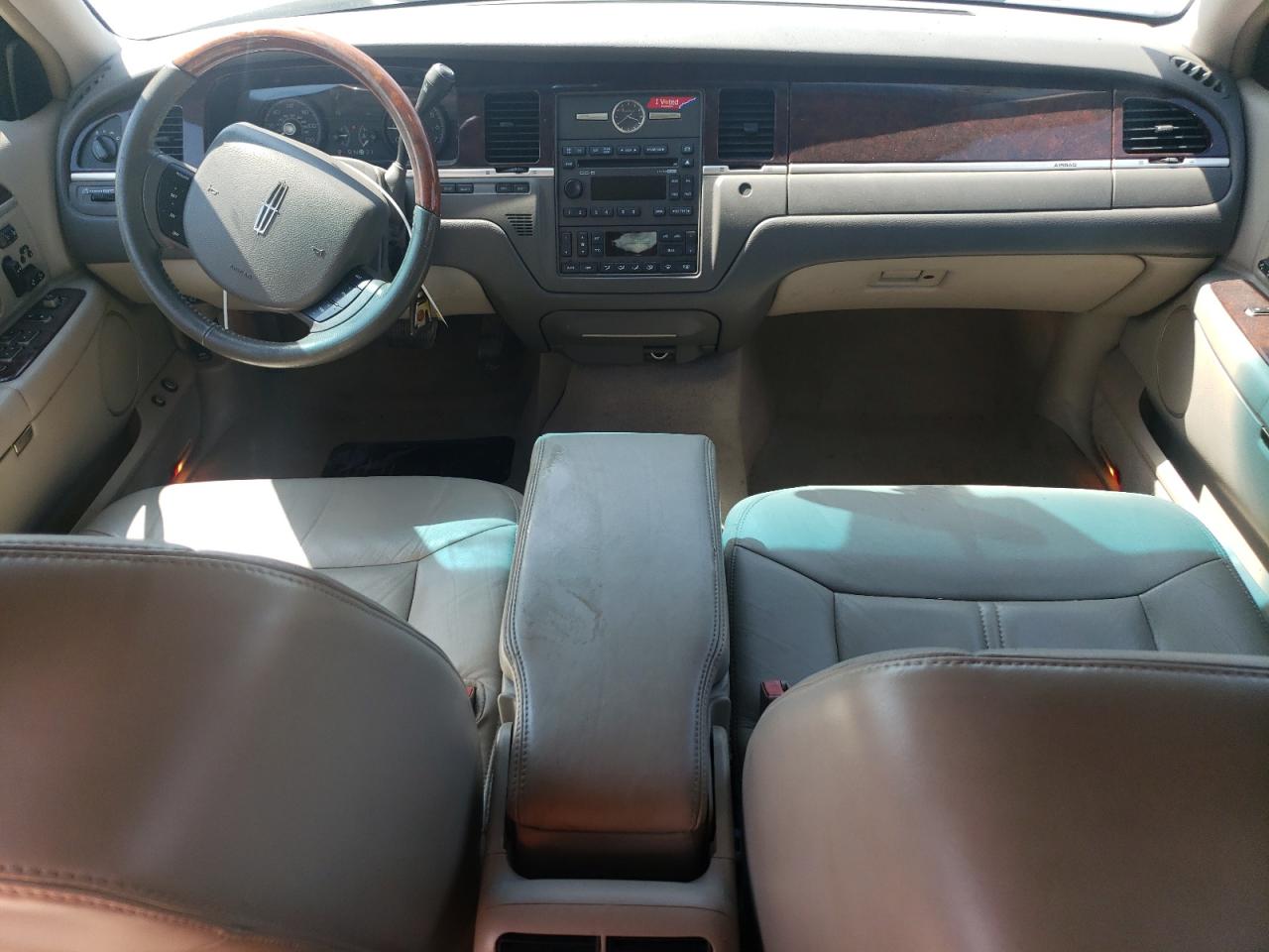 2007 Lincoln Town Car Signature Limited Silver vin: 1LNHM82V67Y626240
