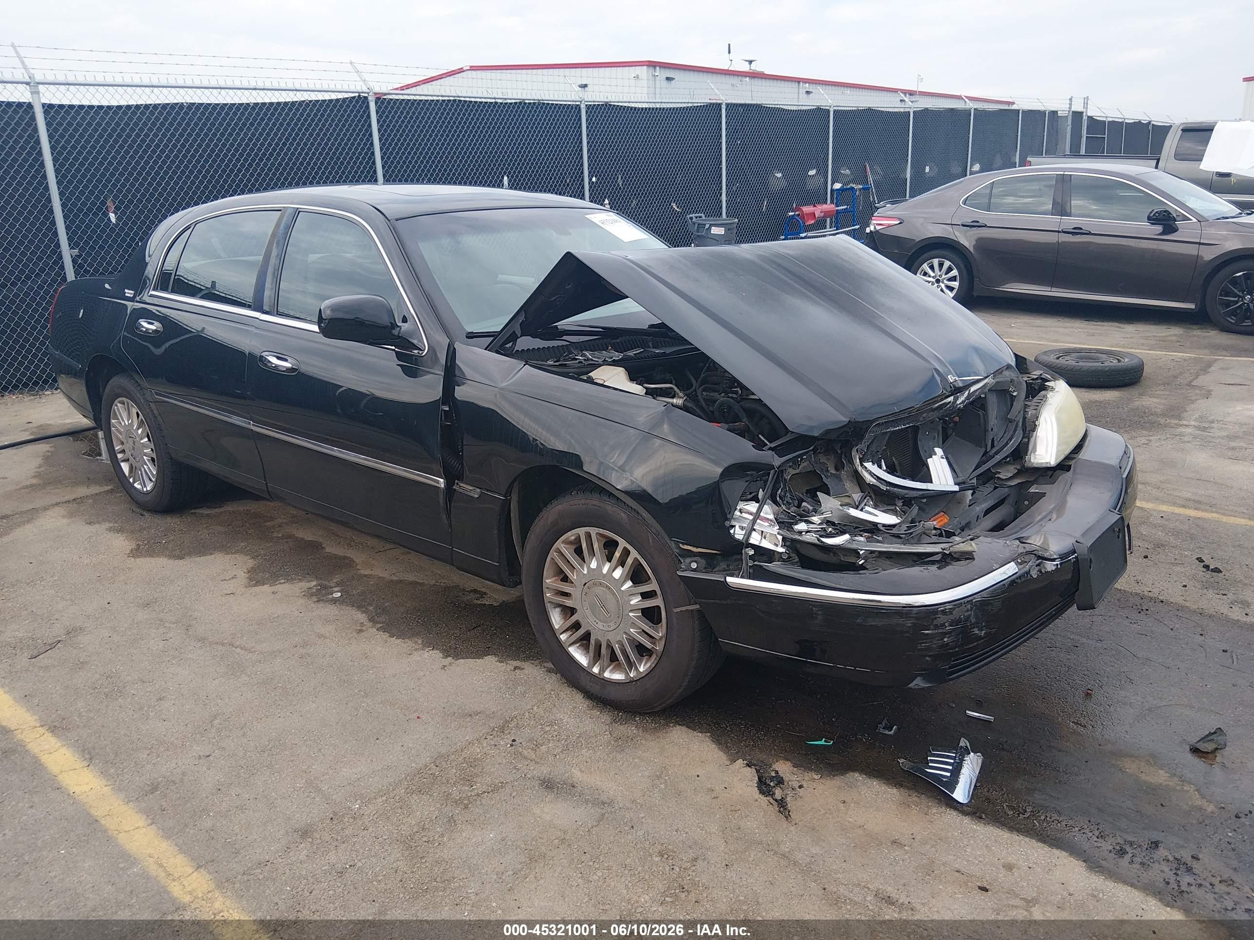 2007 Lincoln Town Car Signature Limited Black vin: 1LNHM82VX7Y624233