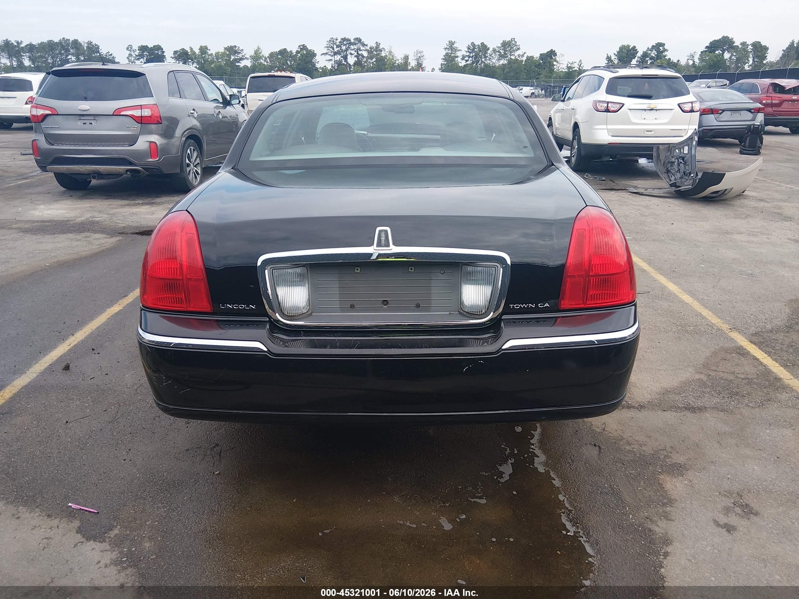 2007 Lincoln Town Car Signature Limited Black vin: 1LNHM82VX7Y624233