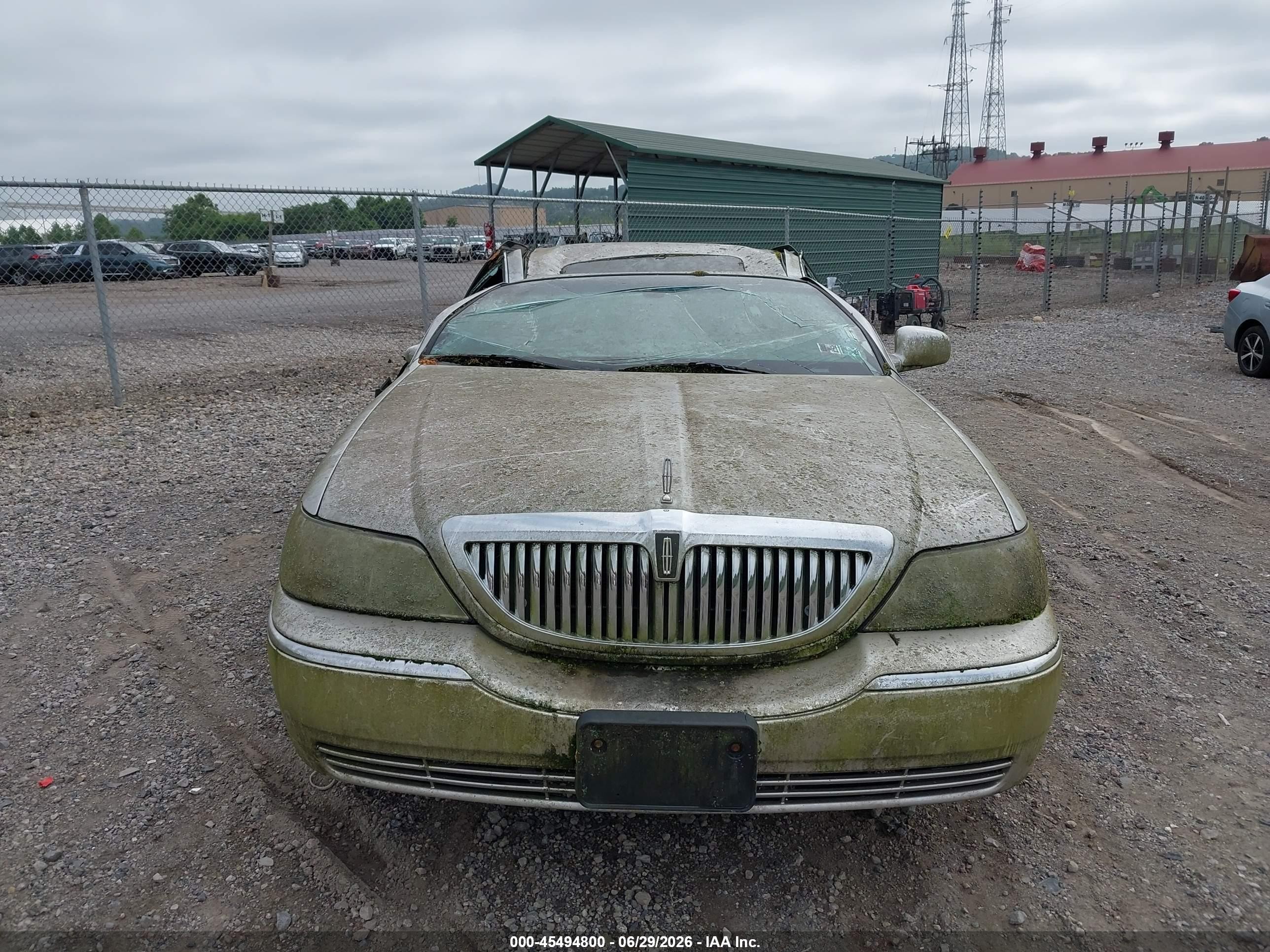 2007 Lincoln Town Car Signature Limited Silver vin: 1LNHM82W17Y614215